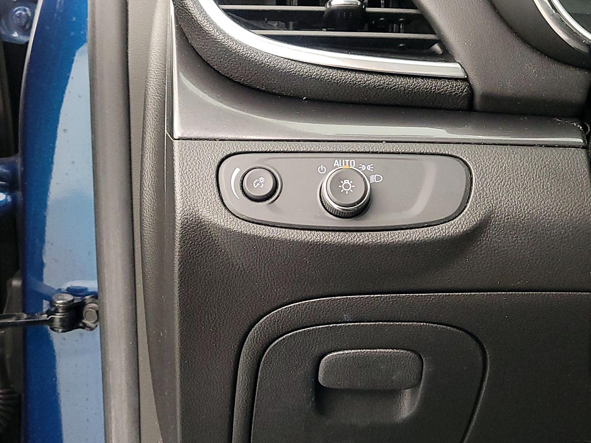 Thumbnail: 2020 Buick Encore - 13