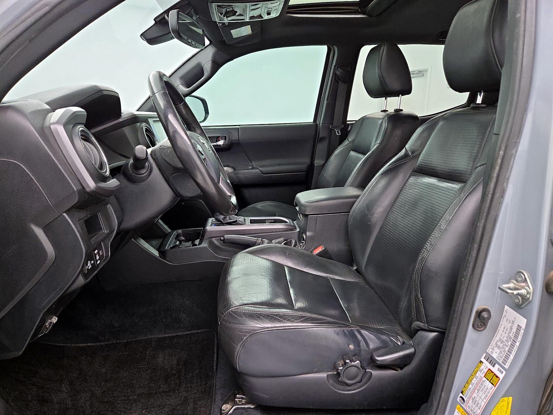 Thumbnail: 2019 Toyota Tacoma - 11