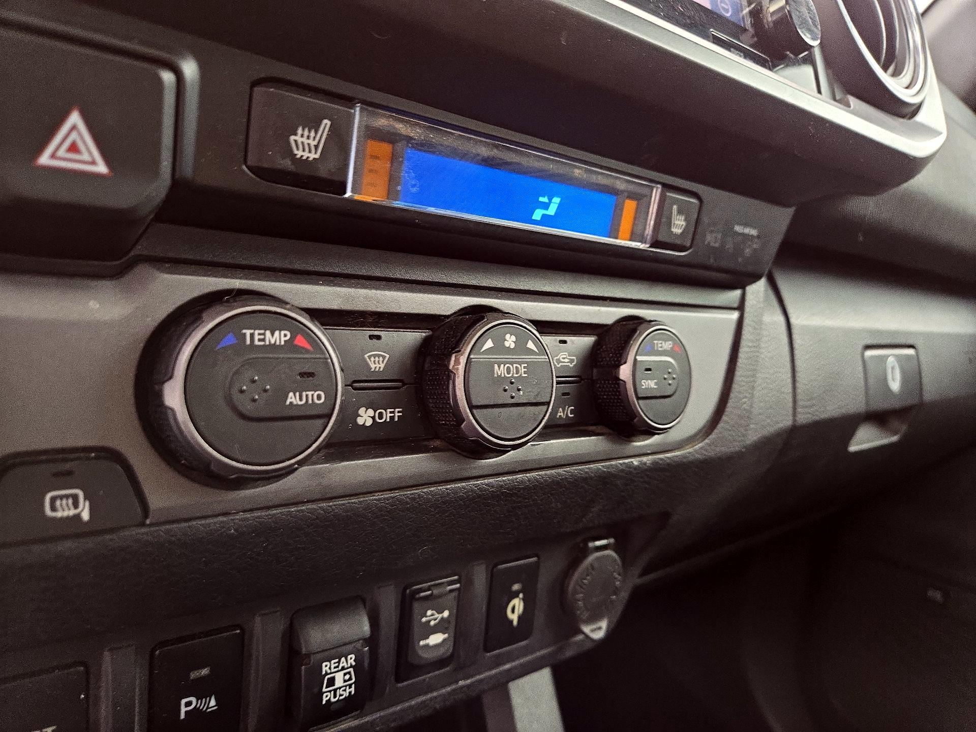 Thumbnail: 2019 Toyota Tacoma - 17