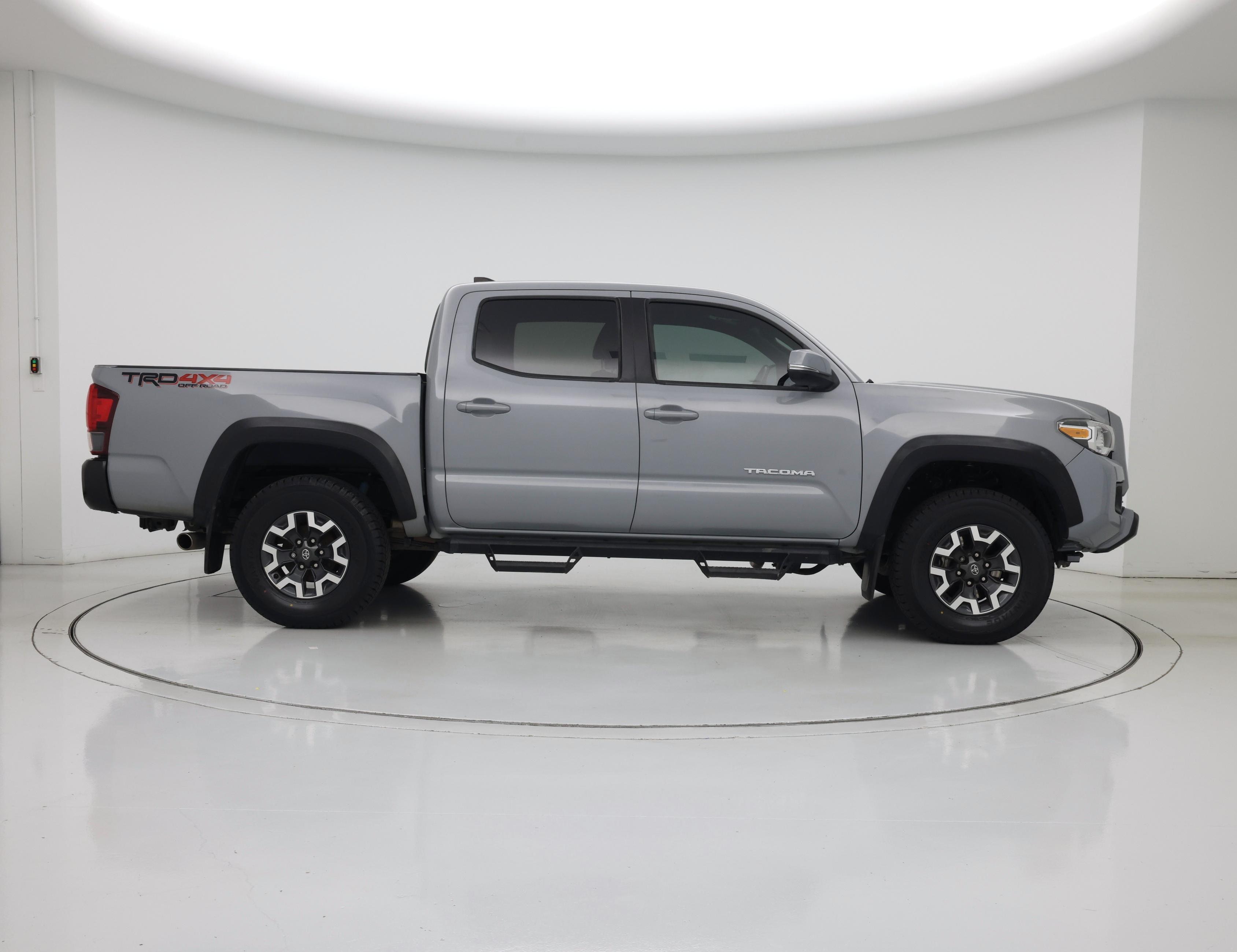 Thumbnail: 2019 Toyota Tacoma - 7