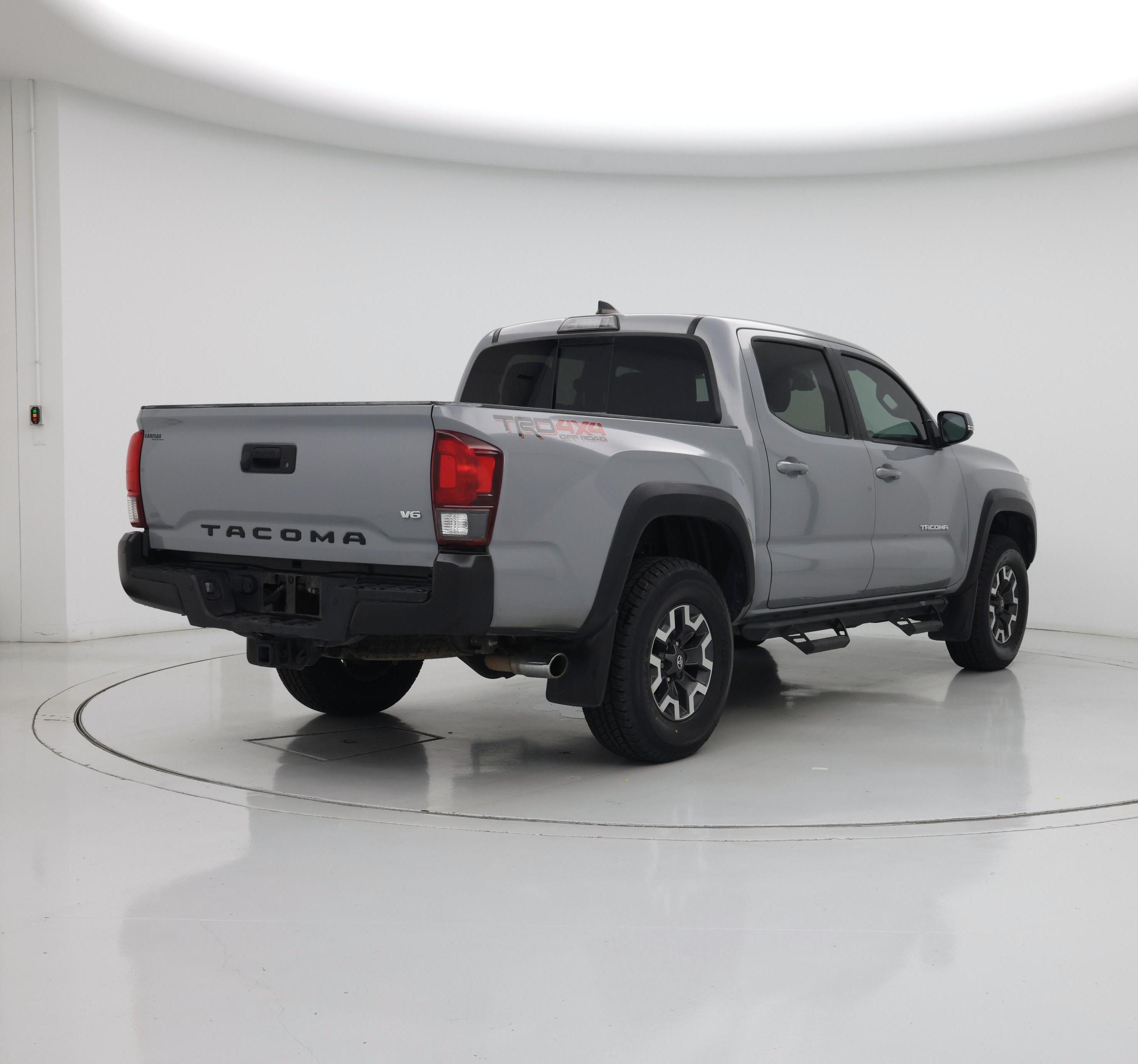 Thumbnail: 2019 Toyota Tacoma - 8