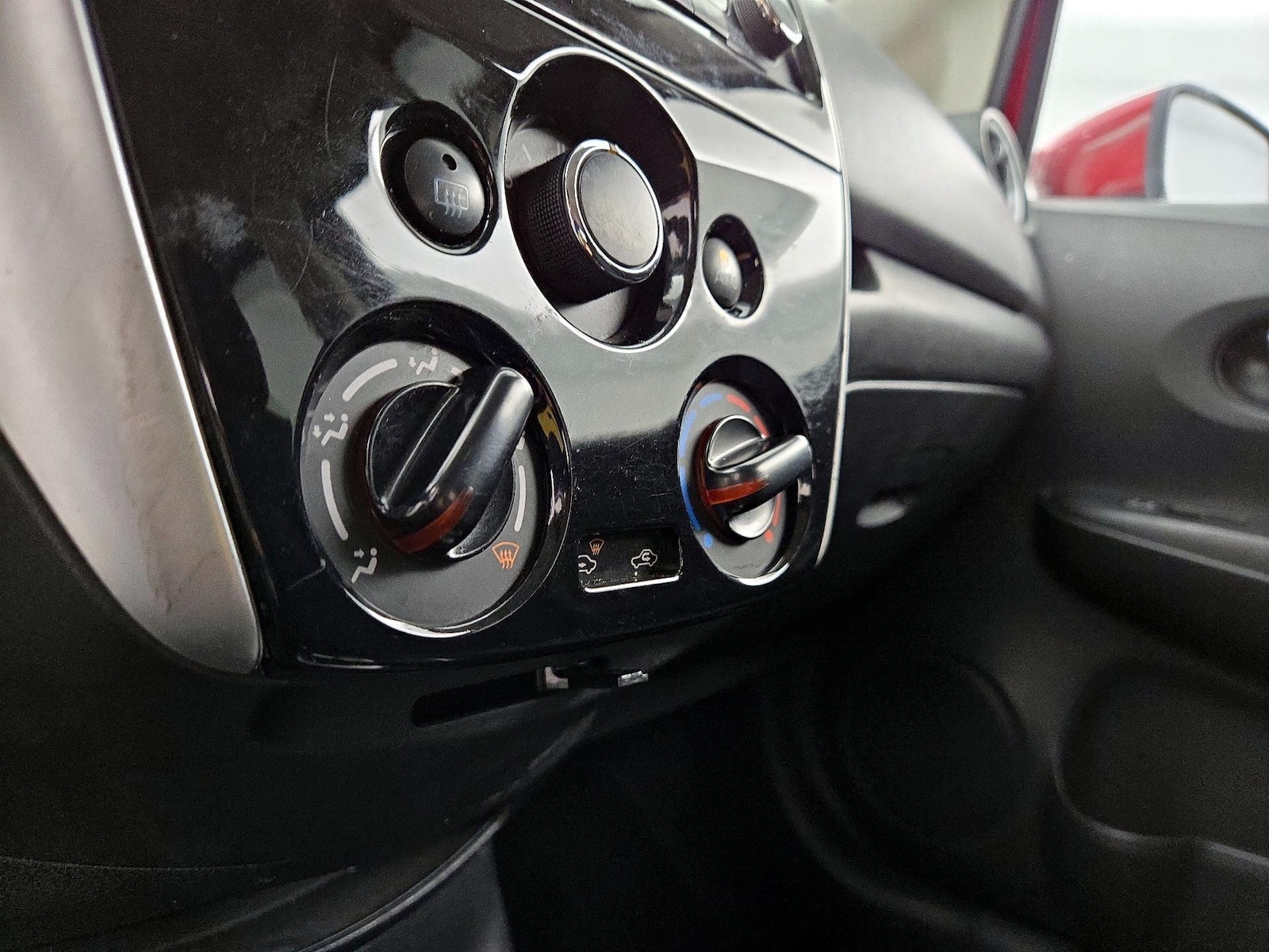 2015 Nissan Versa Note SV - Photo 16