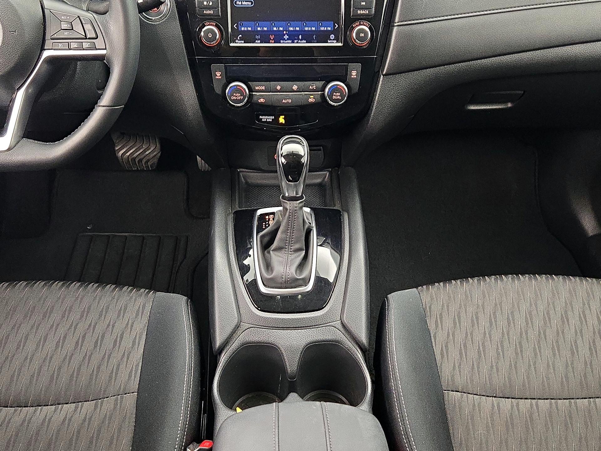 Thumbnail: 2018 Nissan Rogue - 17