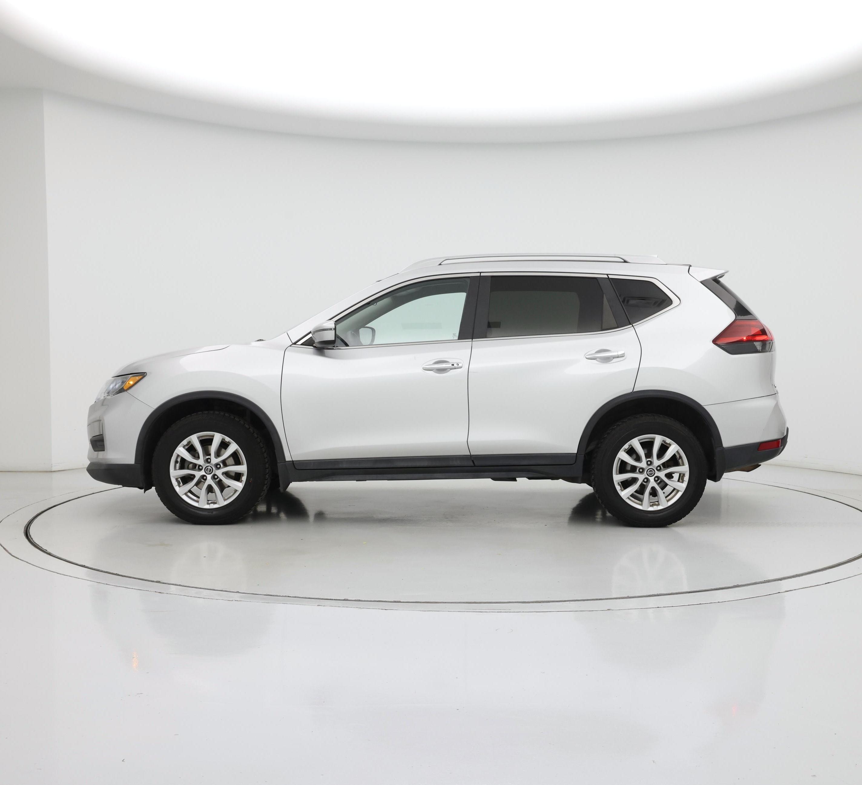 Thumbnail: 2018 Nissan Rogue - 3