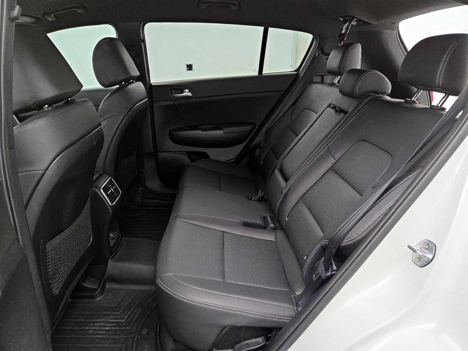 2020 Kia Sportage S - Photo 20