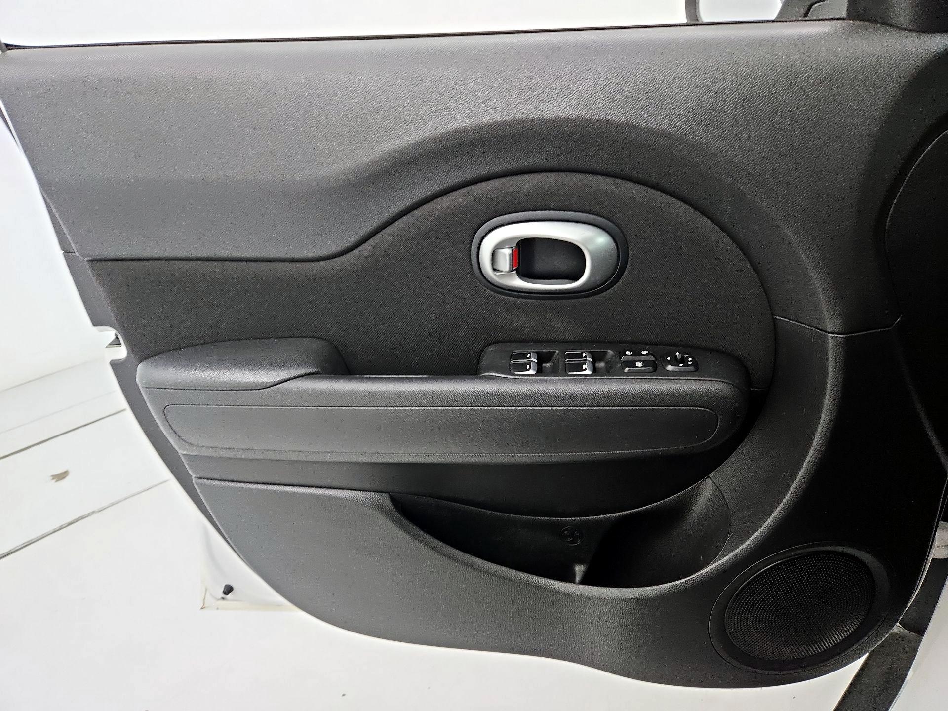 Thumbnail: 2019 Kia Soul - 12