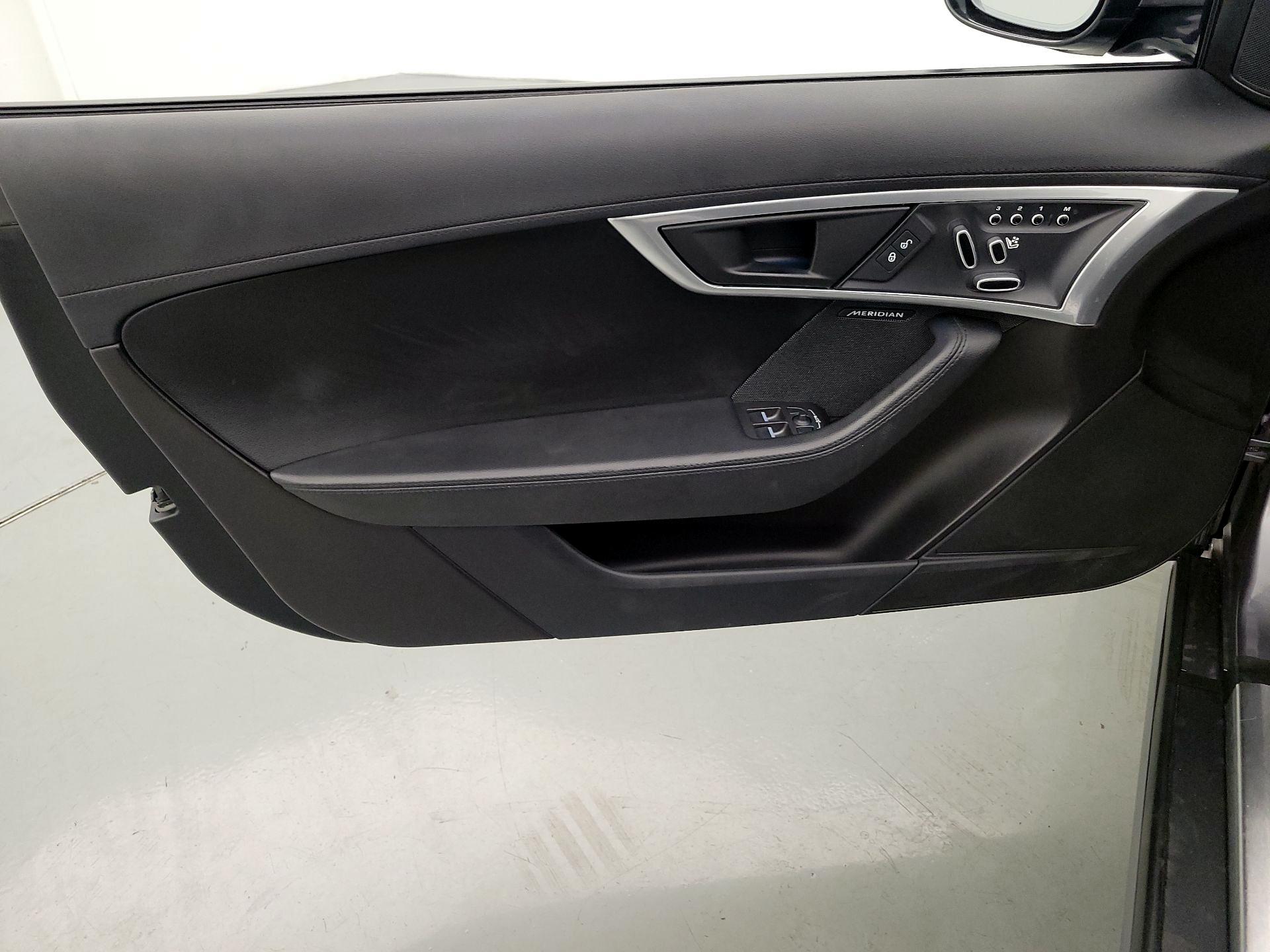 Thumbnail: 2020 Jaguar F-Type - 12