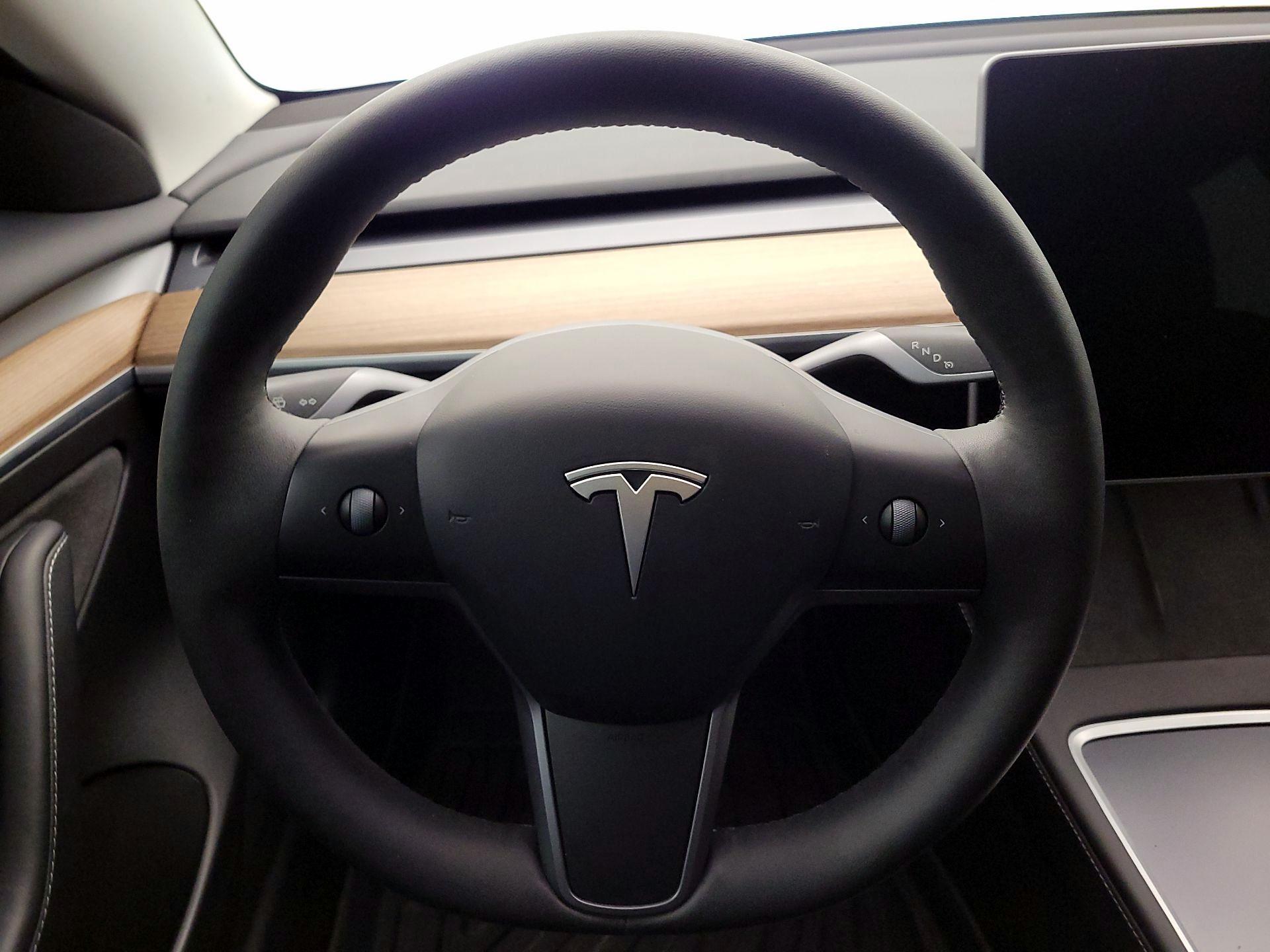 Thumbnail: 2023 Tesla Model 3 - 10