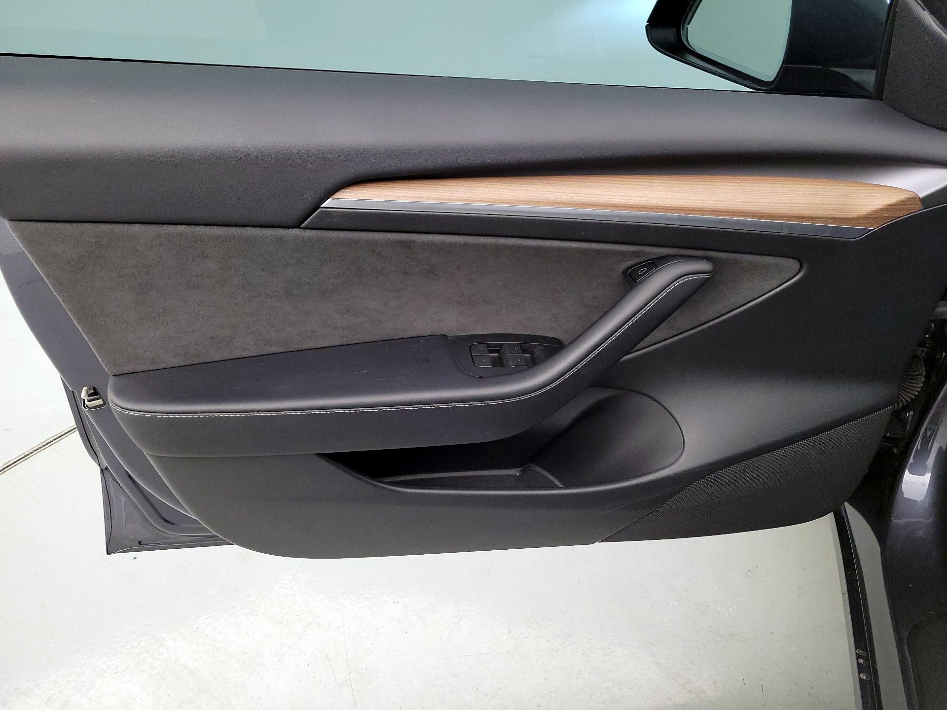 Thumbnail: 2023 Tesla Model 3 - 12