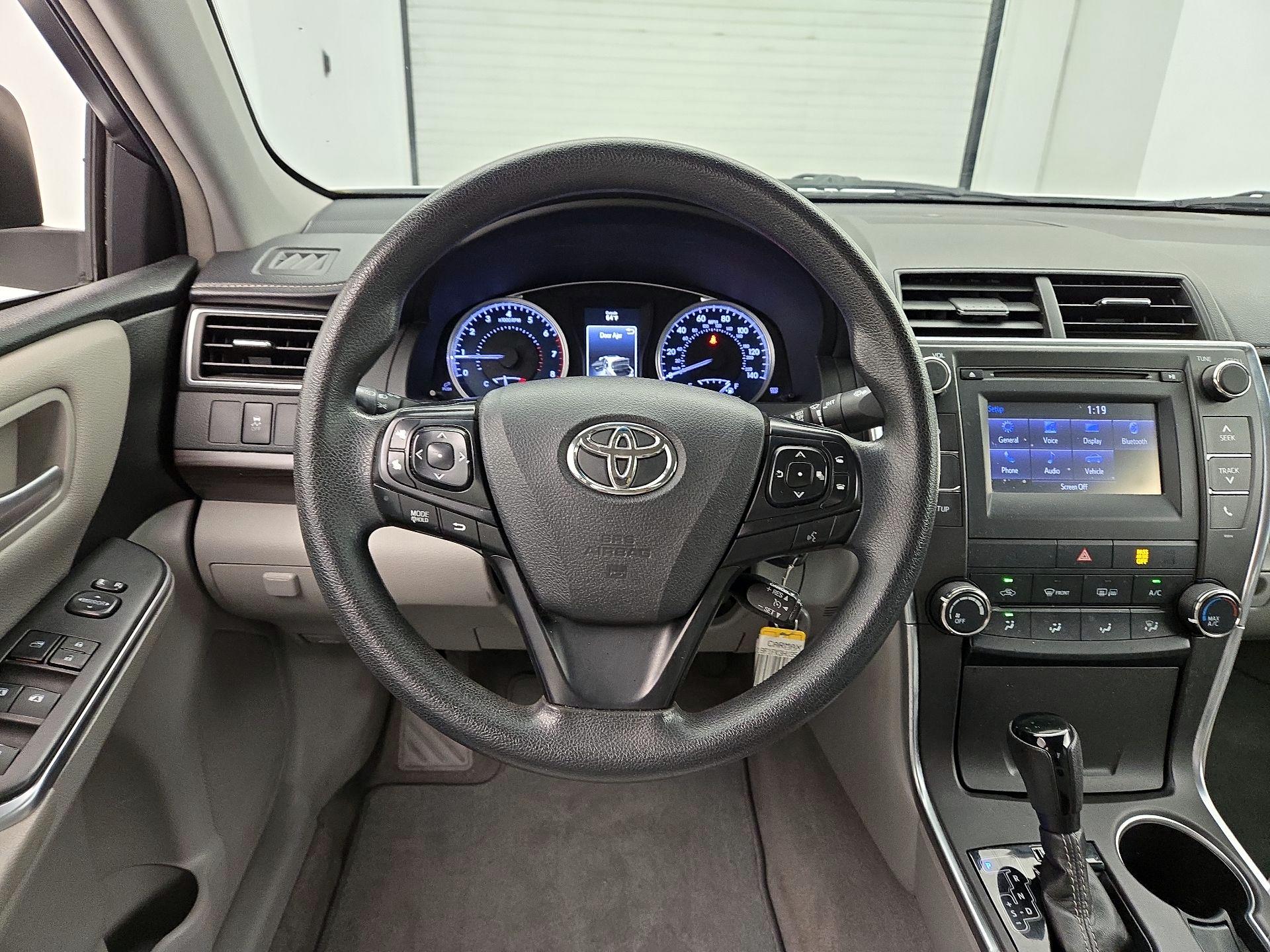 Thumbnail: 2017 Toyota Camry - 10