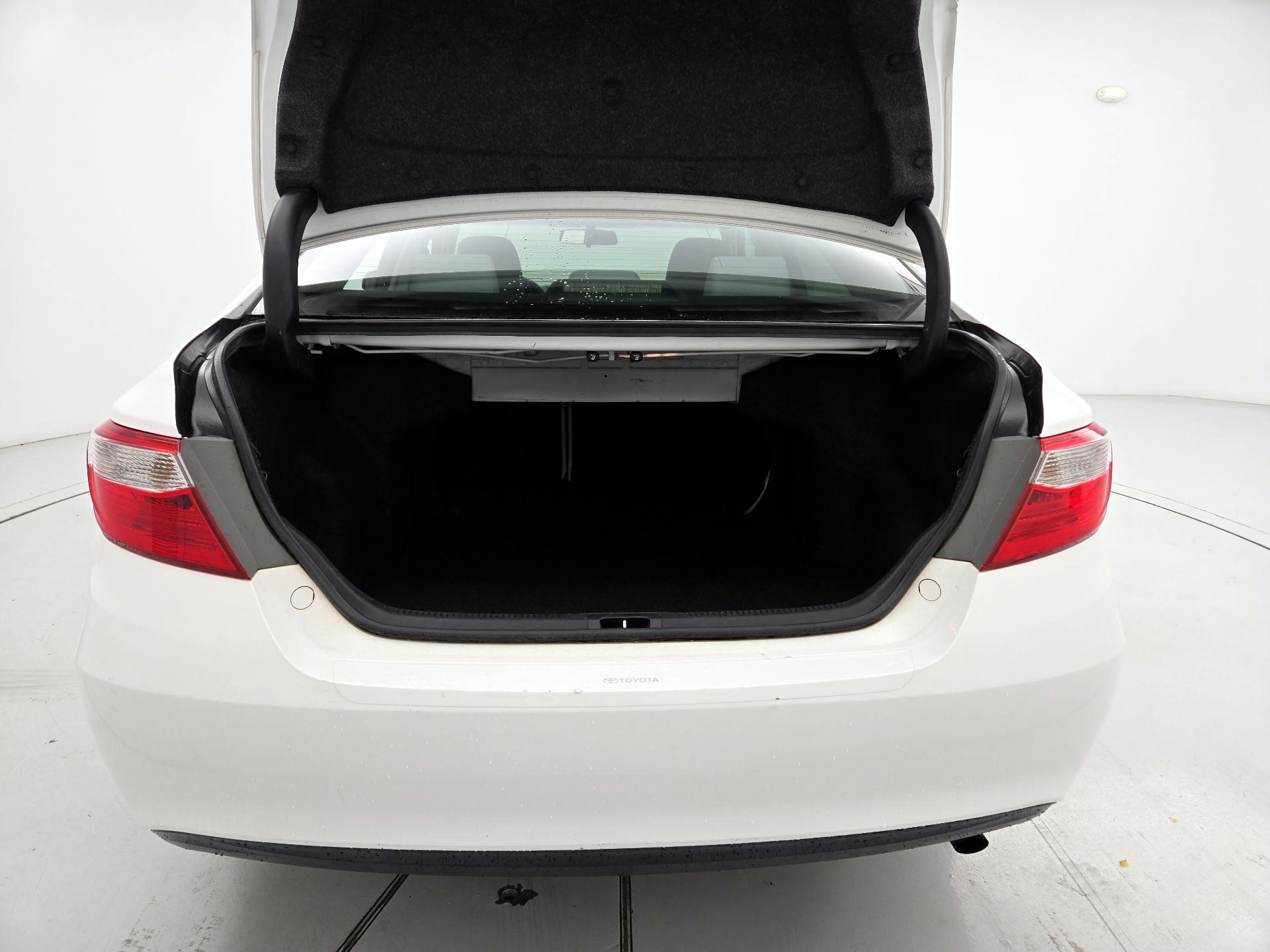 Thumbnail: 2017 Toyota Camry - 20