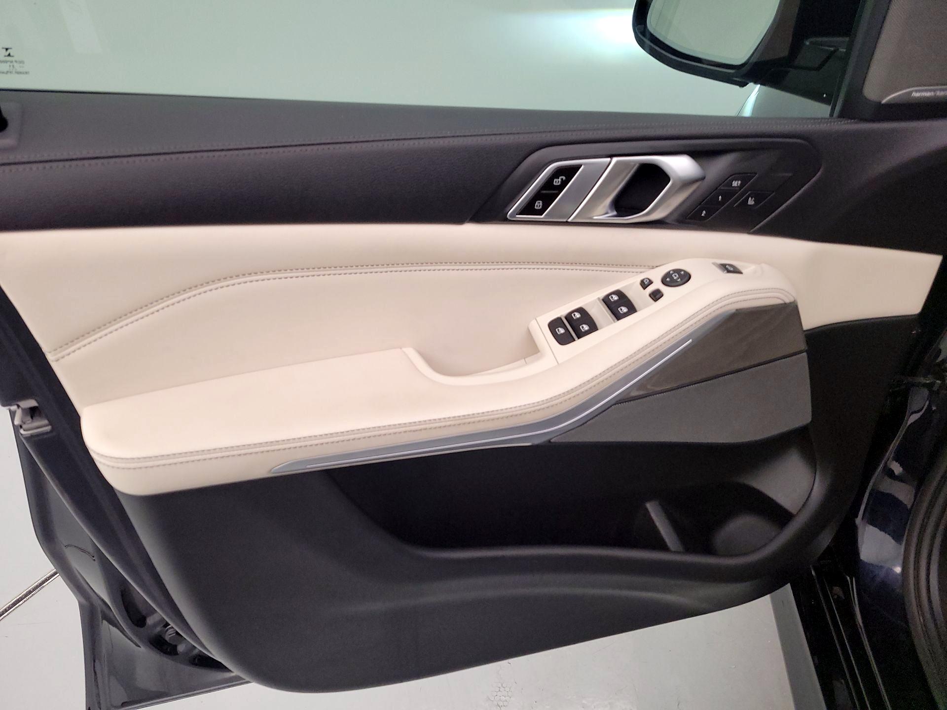 Thumbnail: 2021 BMW X5 - 12