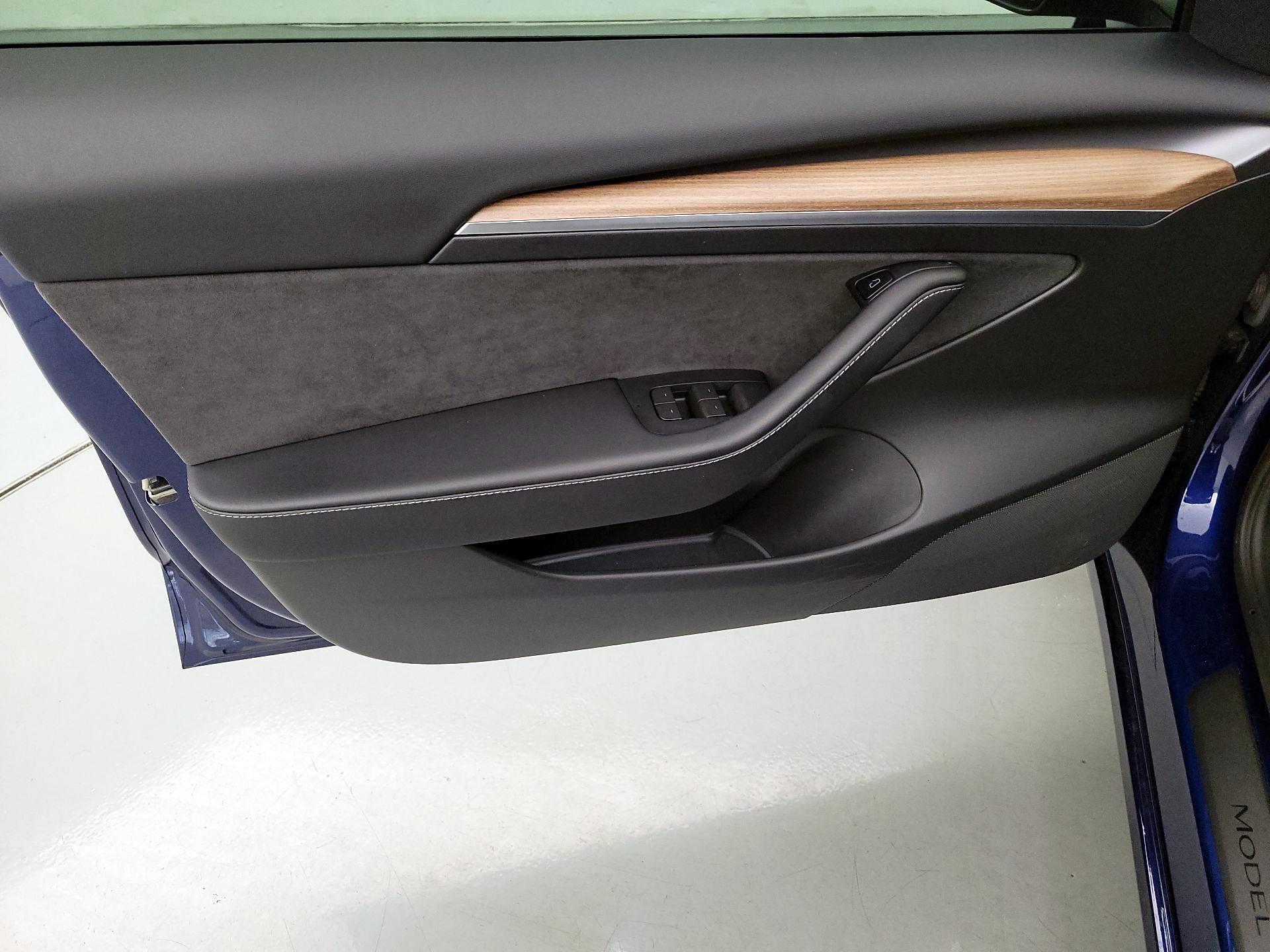 Thumbnail: 2022 Tesla Model 3 - 12