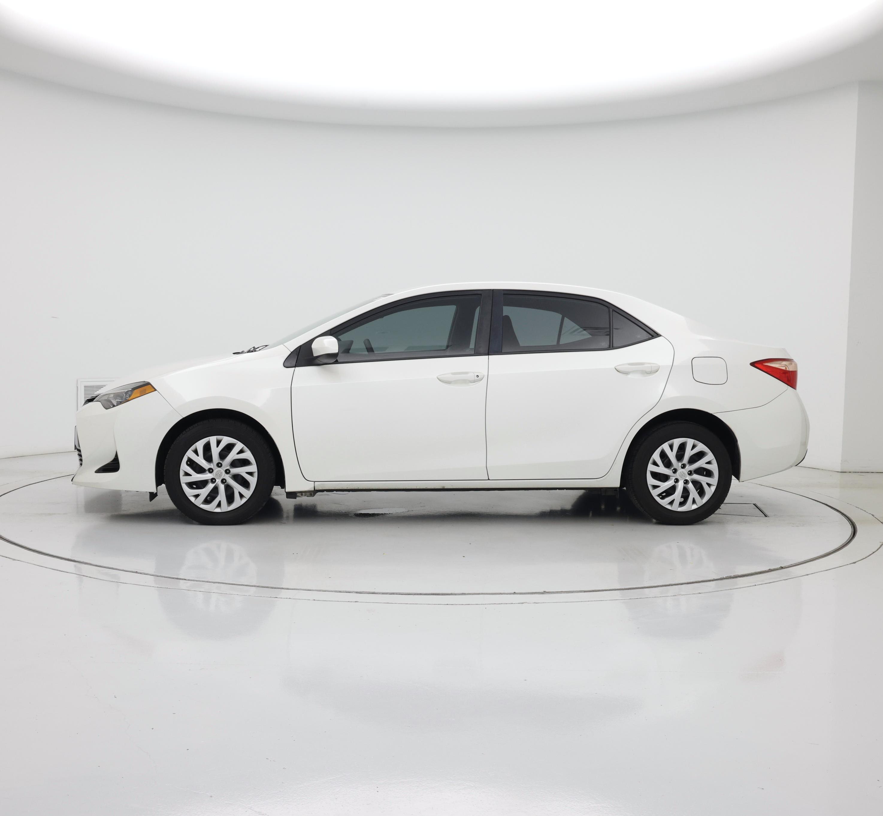 Thumbnail: 2018 Toyota Corolla - 3