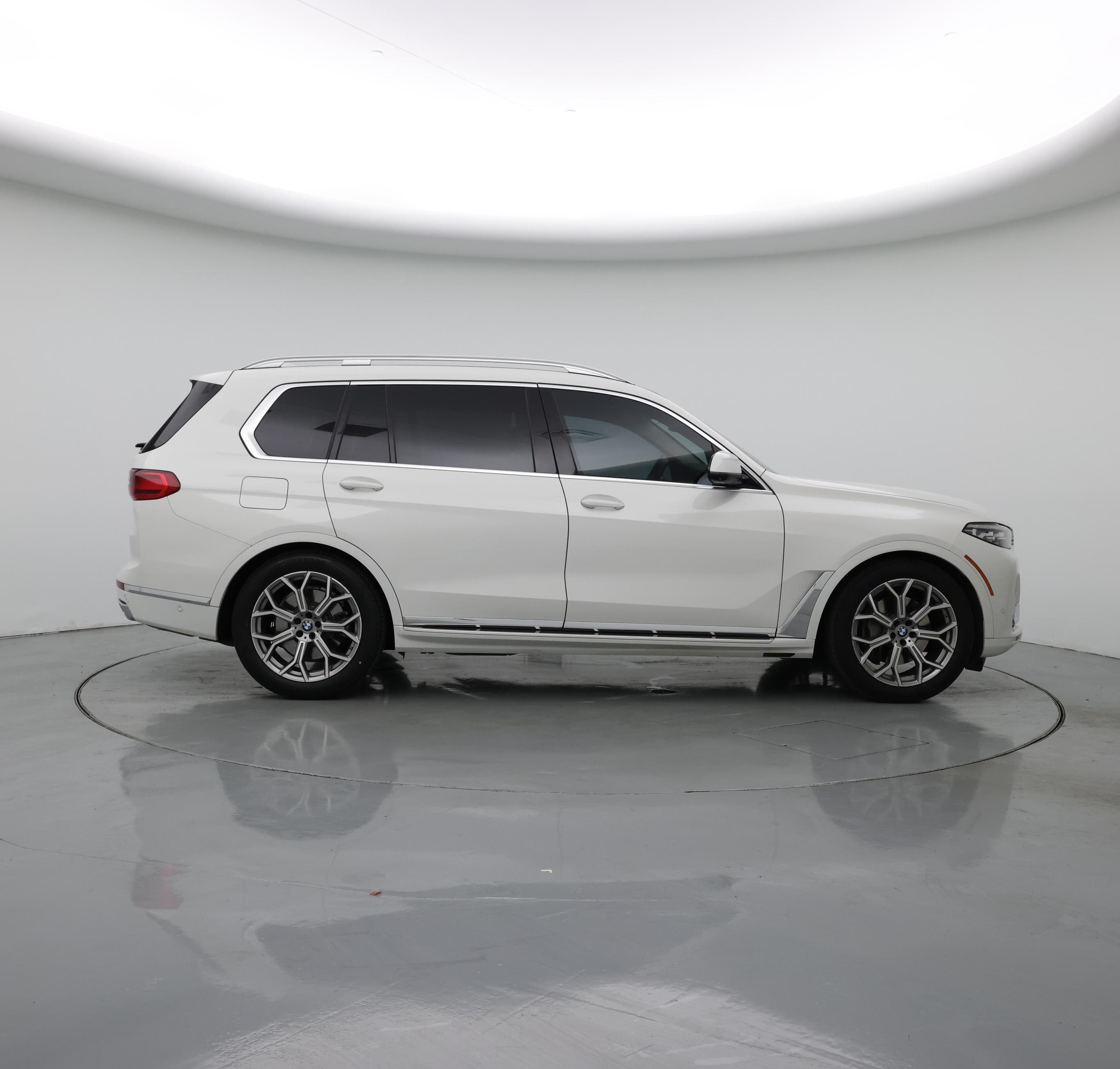Thumbnail: 2021 BMW X7 - 7