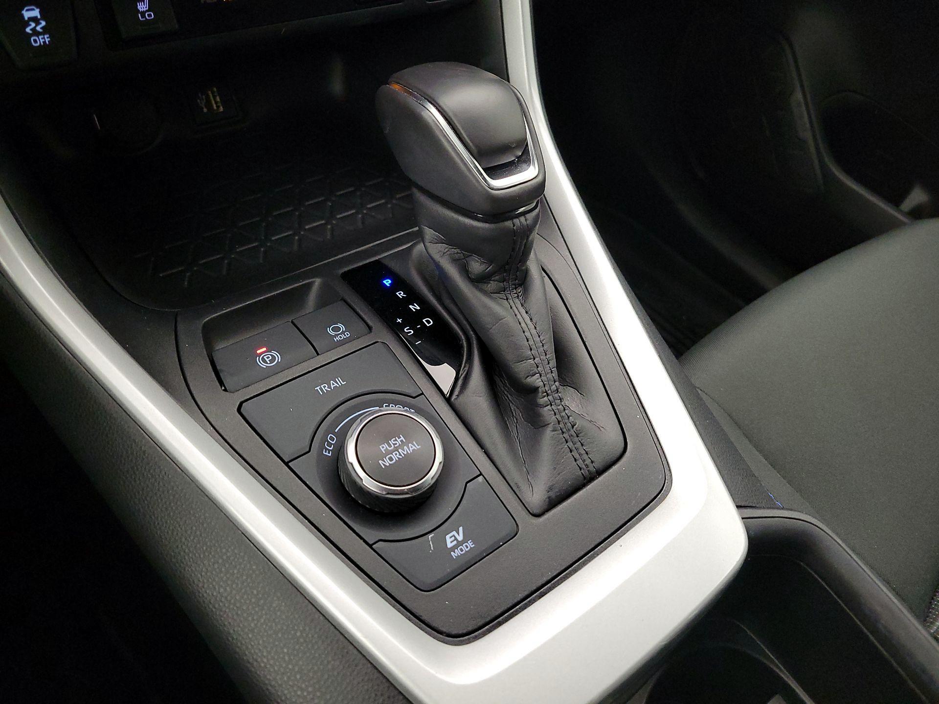 Thumbnail: 2024 Toyota RAV4 - 17