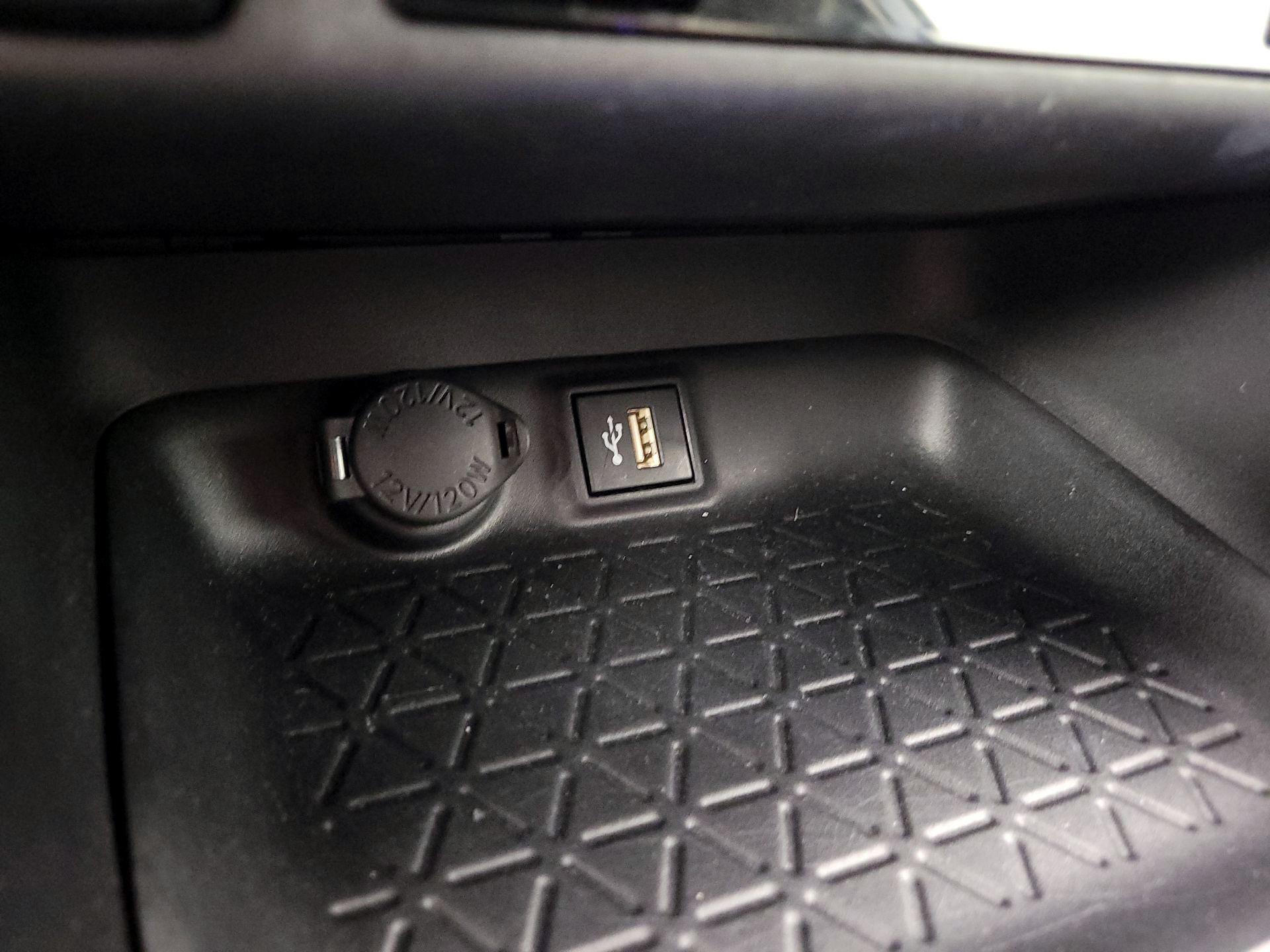 Thumbnail: 2024 Toyota RAV4 - 18