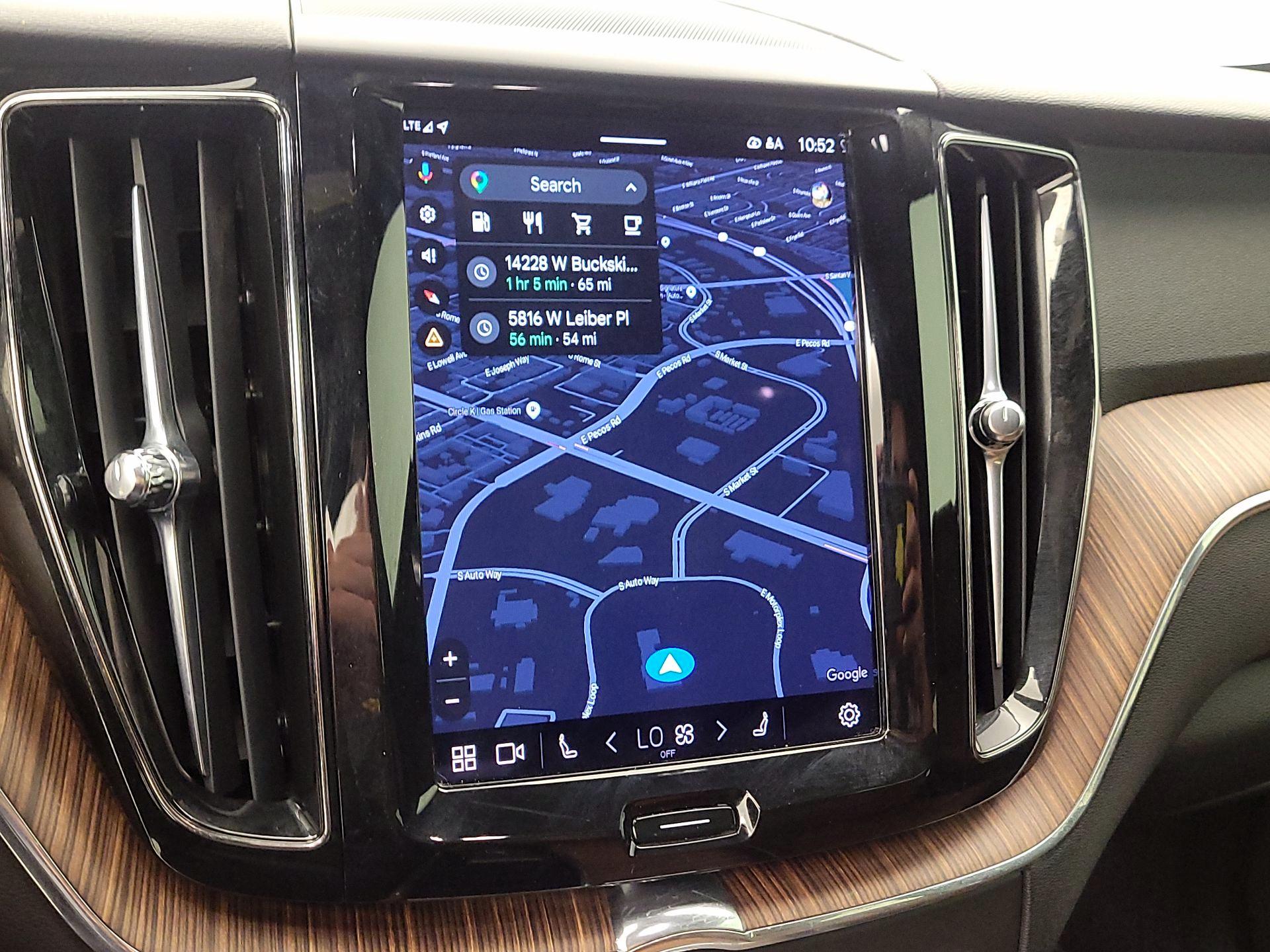 Thumbnail: 2022 Volvo XC60 - 14