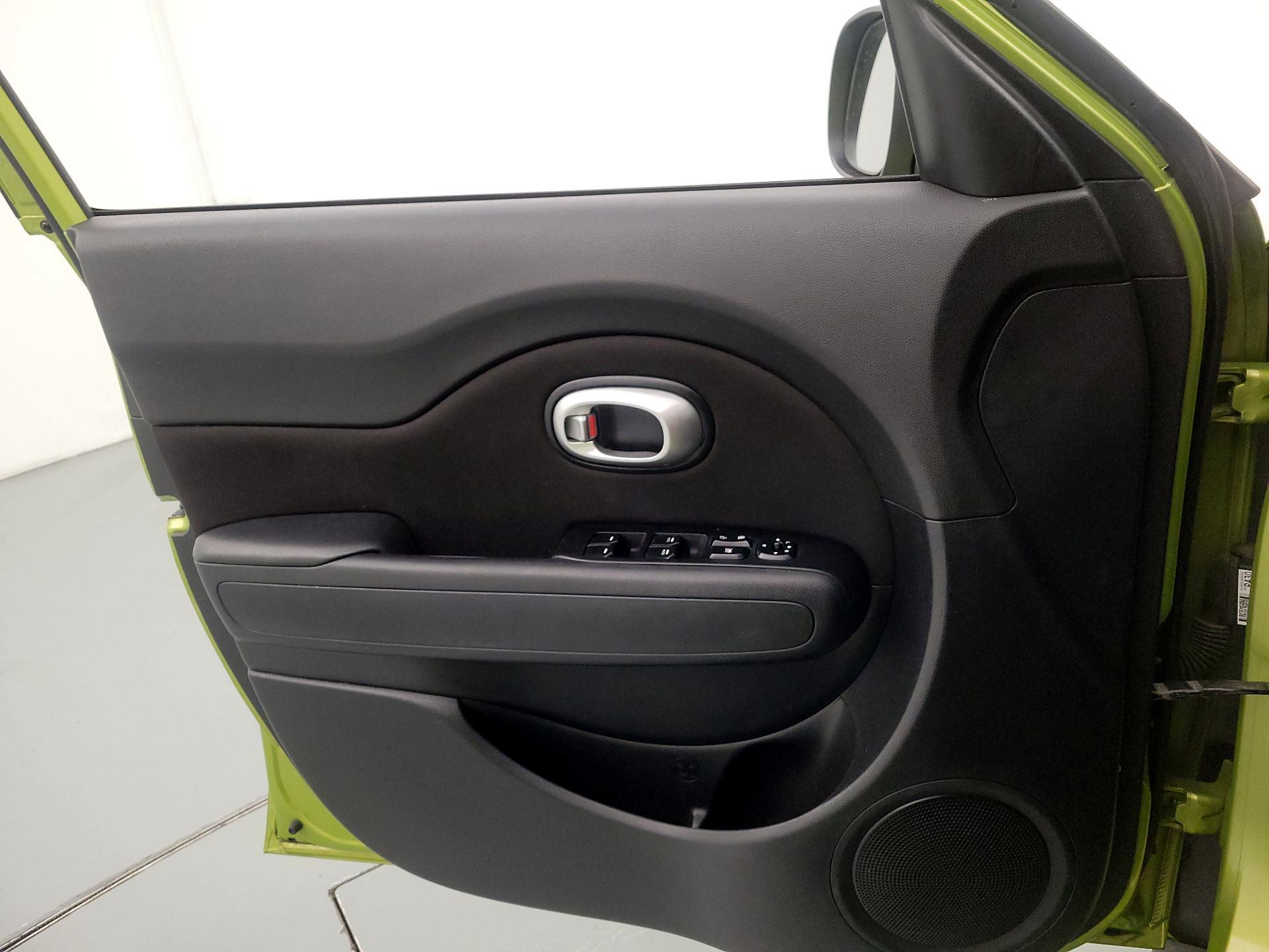 Thumbnail: 2015 Kia Soul - 12