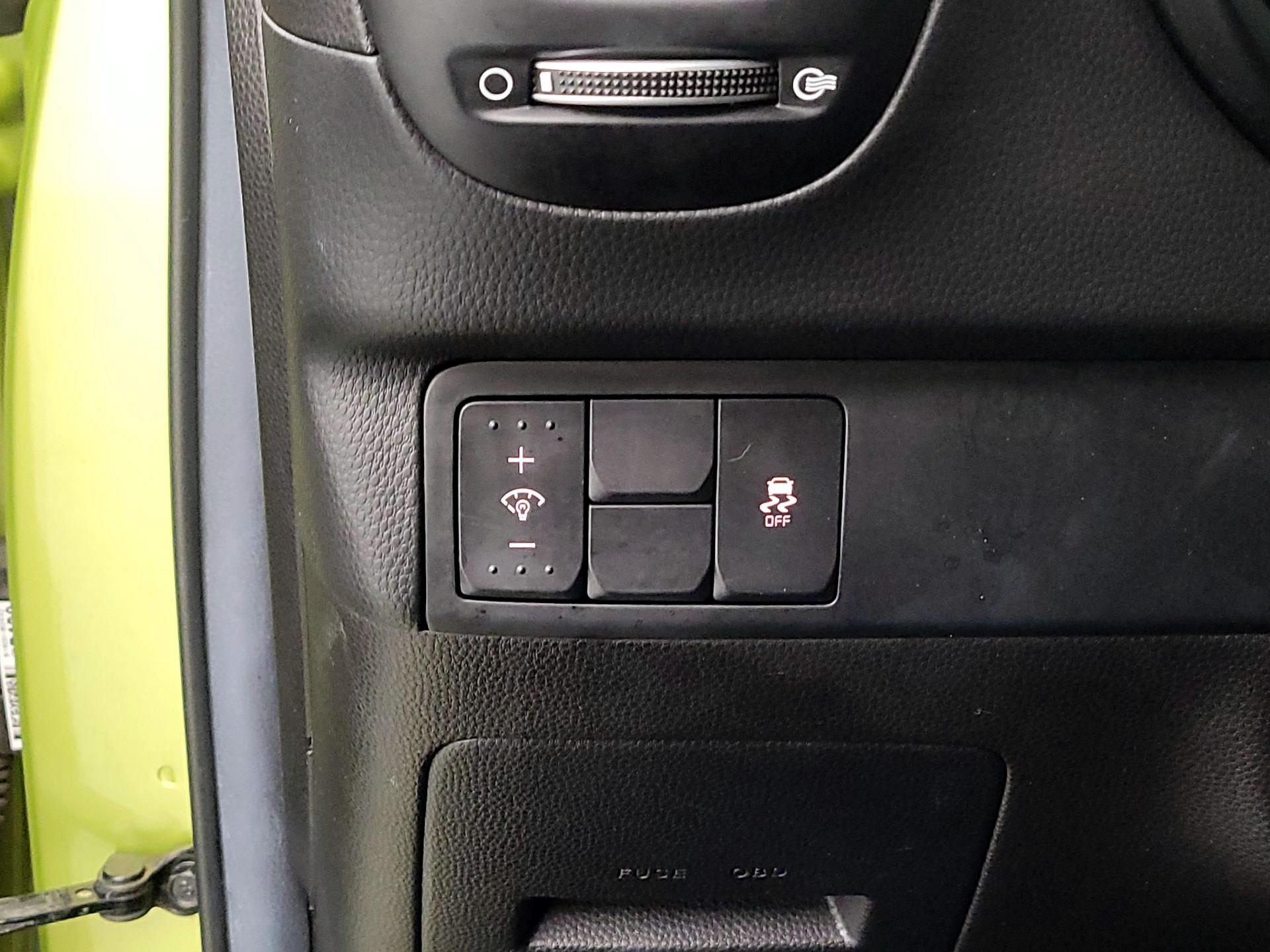 Thumbnail: 2015 Kia Soul - 13