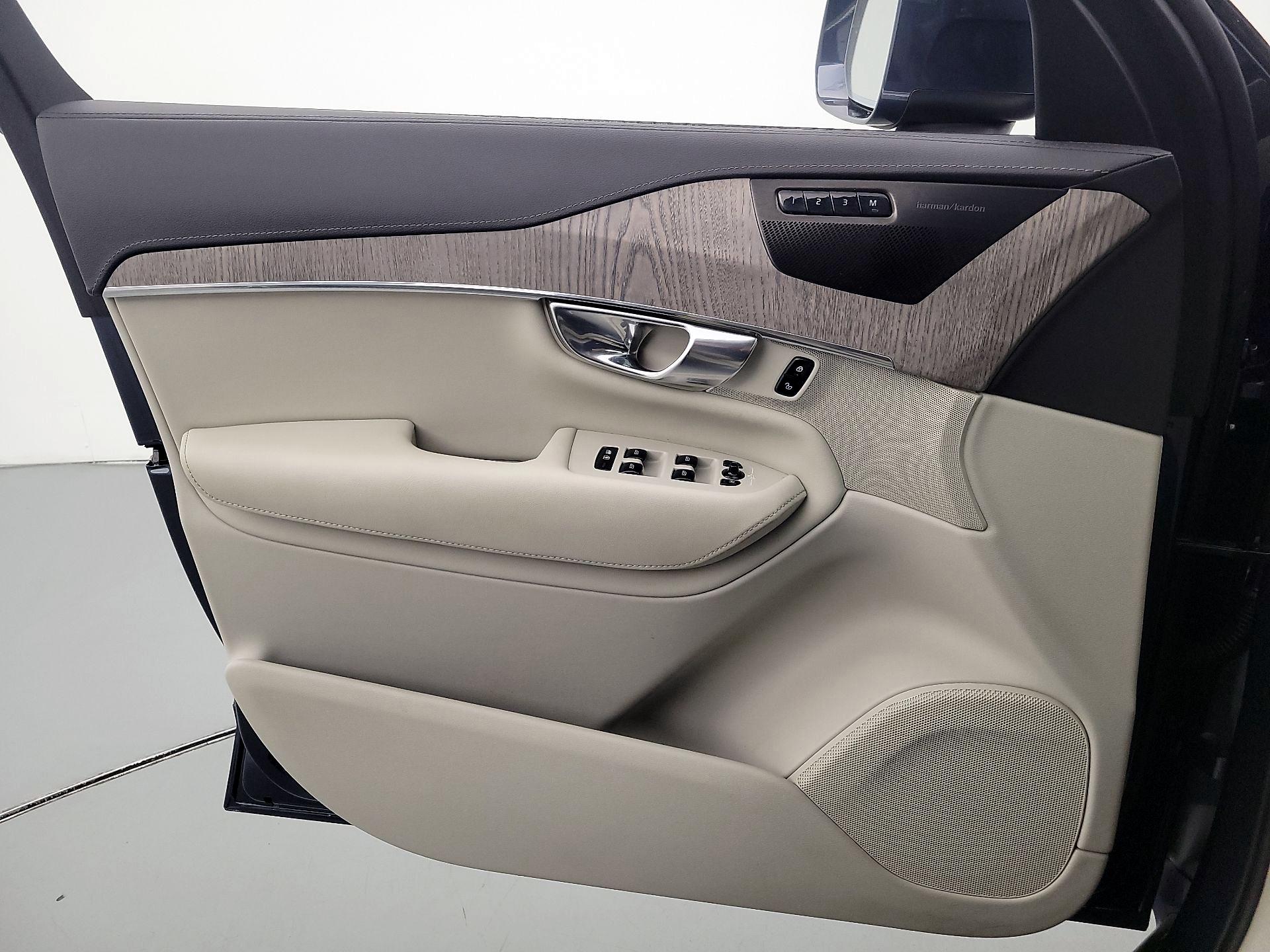 Thumbnail: 2022 Volvo XC90 - 12