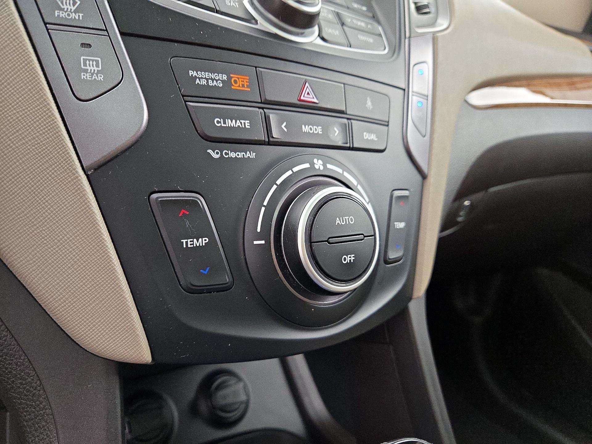 Thumbnail: 2015 Hyundai Santa Fe - 17