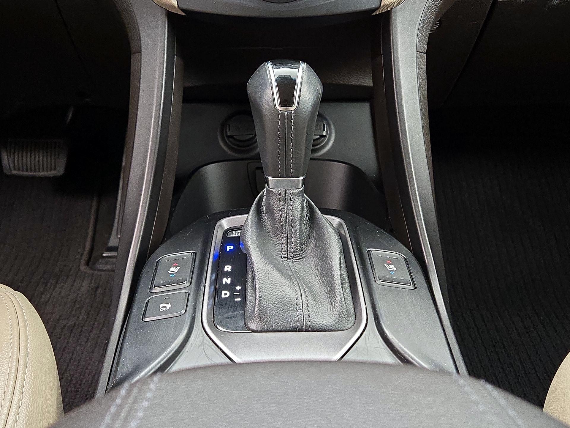 Thumbnail: 2015 Hyundai Santa Fe - 18