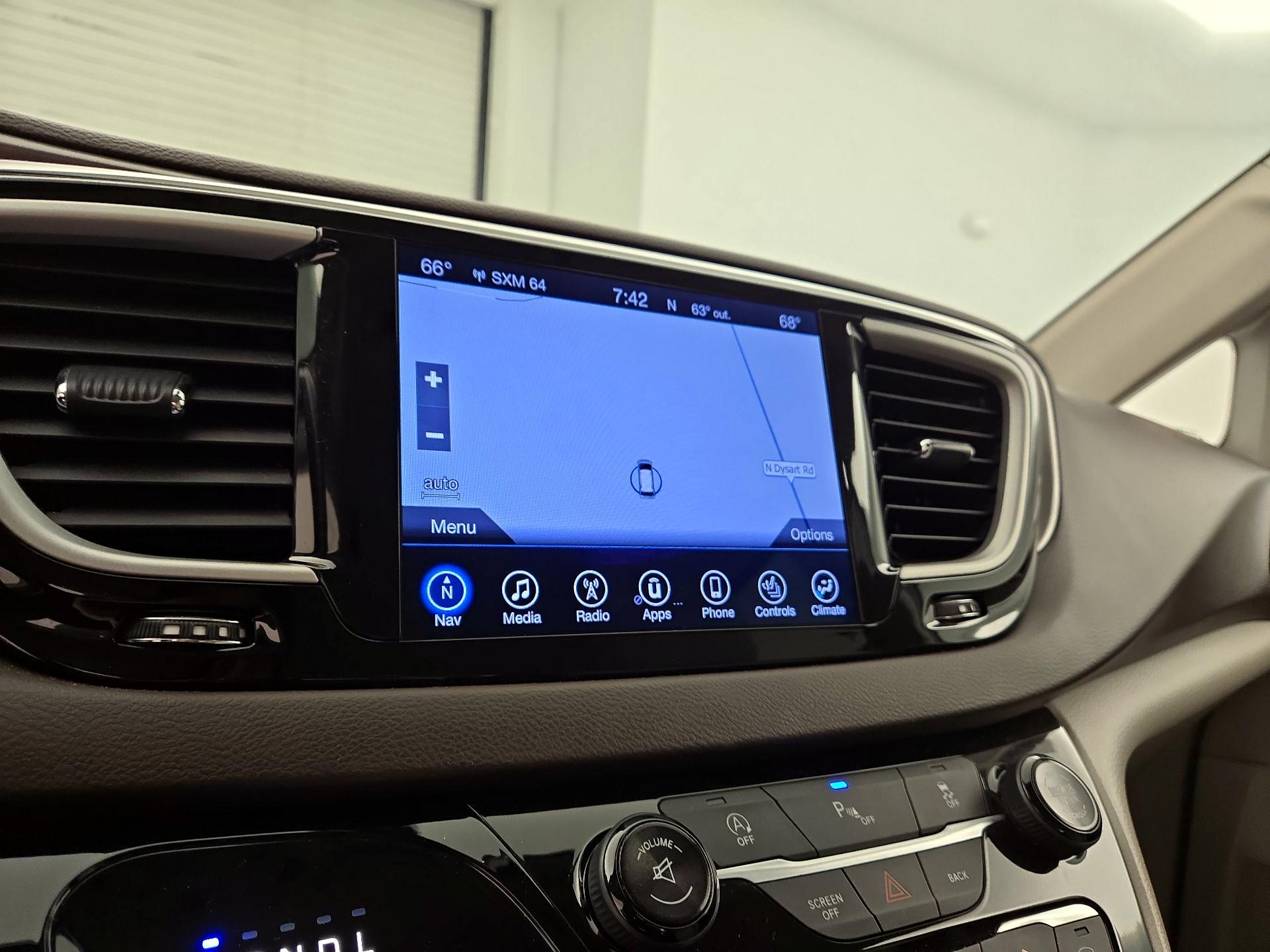 Thumbnail: 2017 Chrysler Pacifica - 14