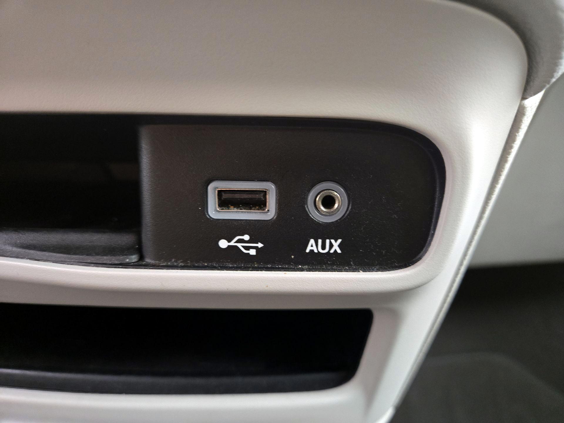 Thumbnail: 2017 Chrysler Pacifica - 19