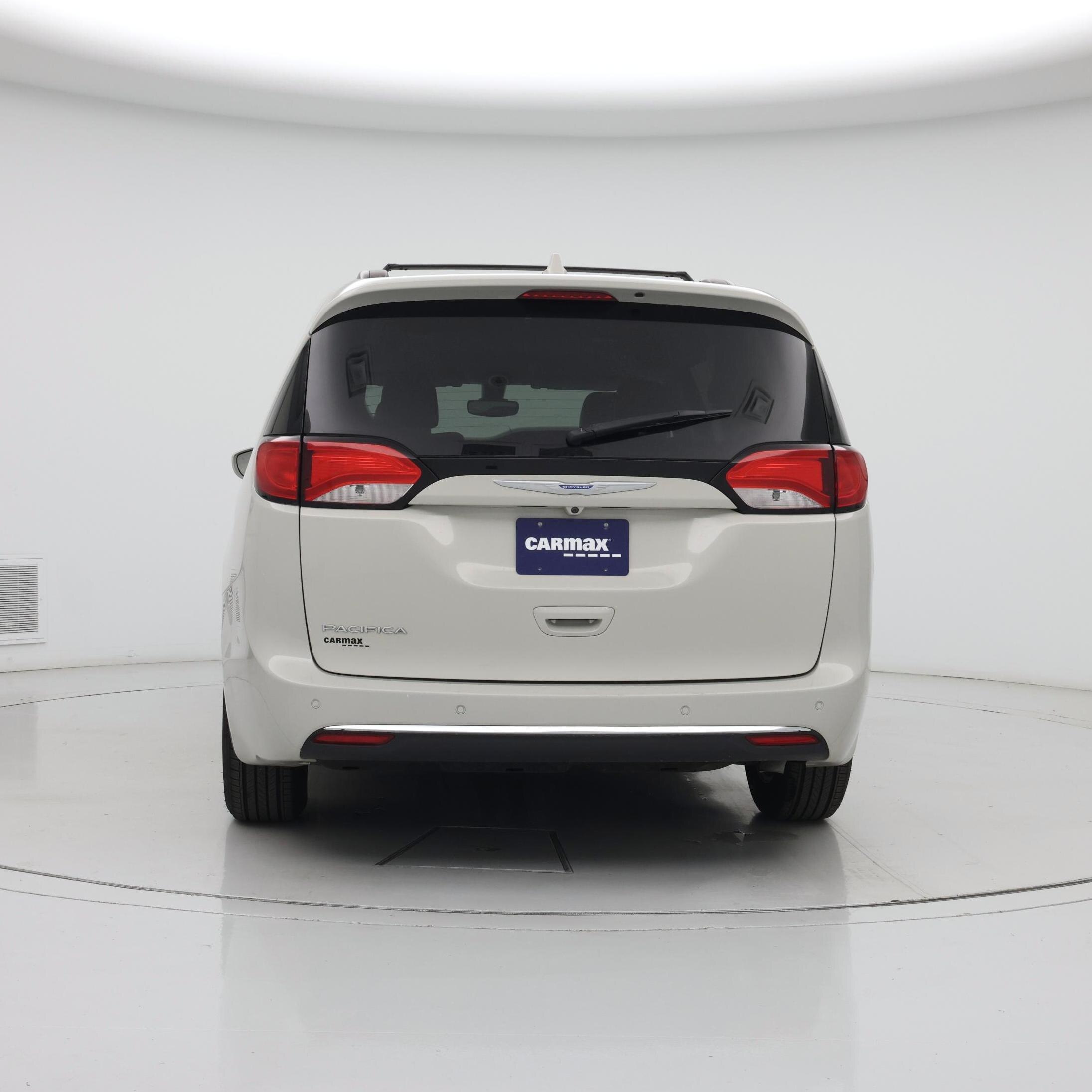 Thumbnail: 2017 Chrysler Pacifica - 6