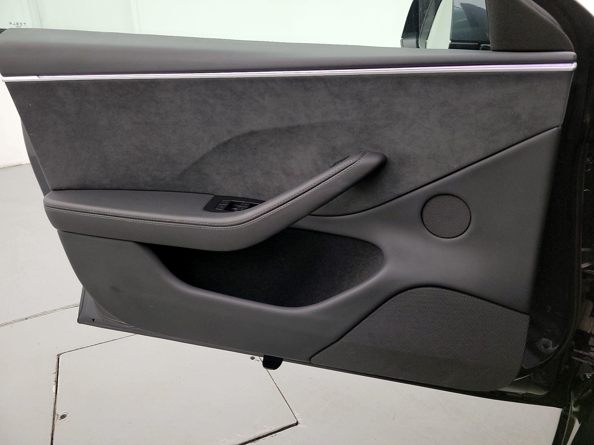 Thumbnail: 2025 Tesla Model 3 - 12