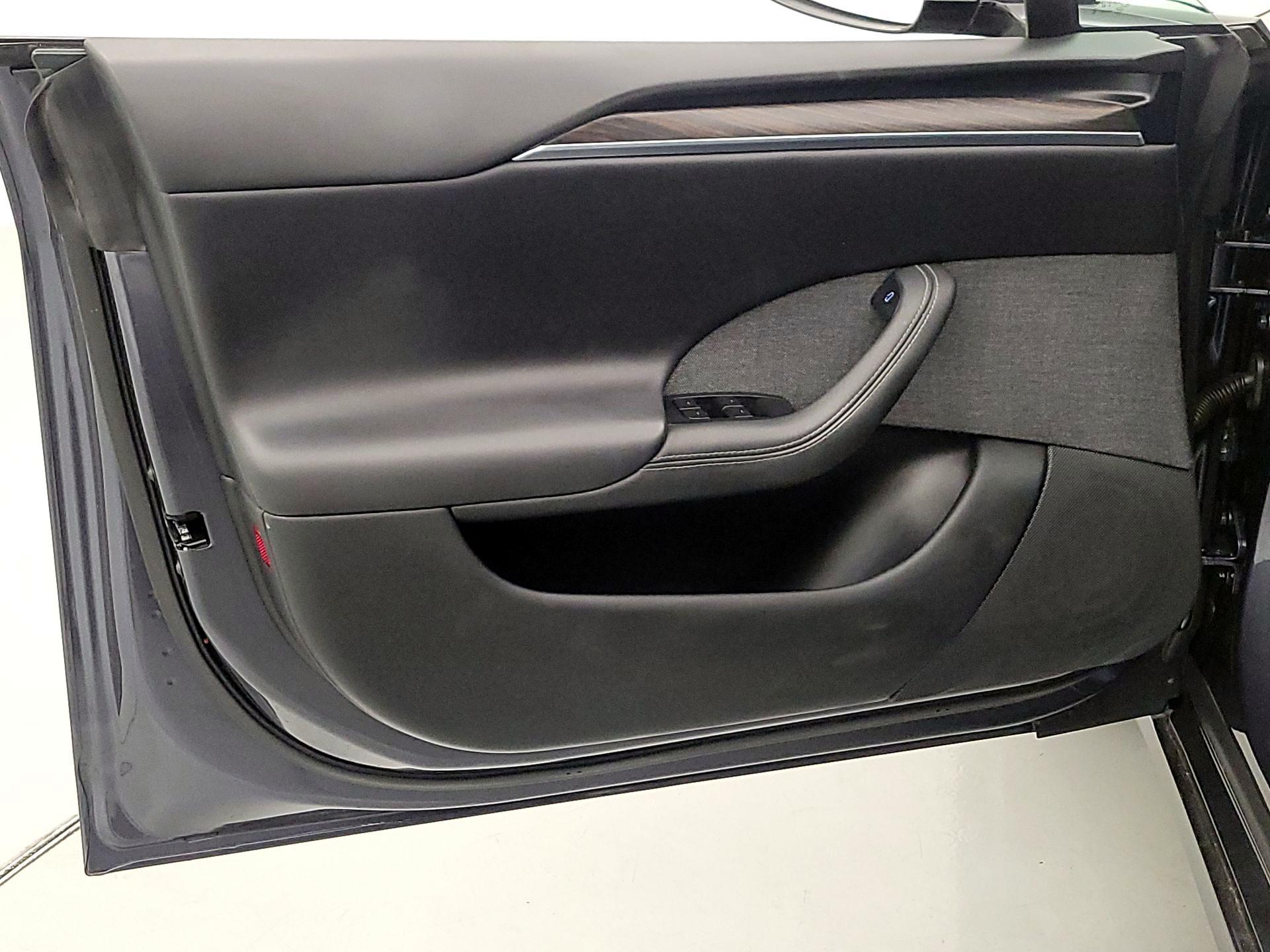 Thumbnail: 2023 Tesla Model S - 12