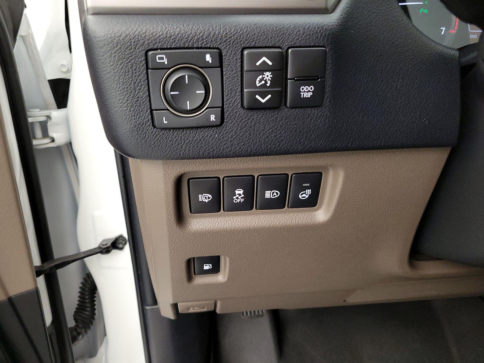 Thumbnail: 2022 Lexus GX - 13