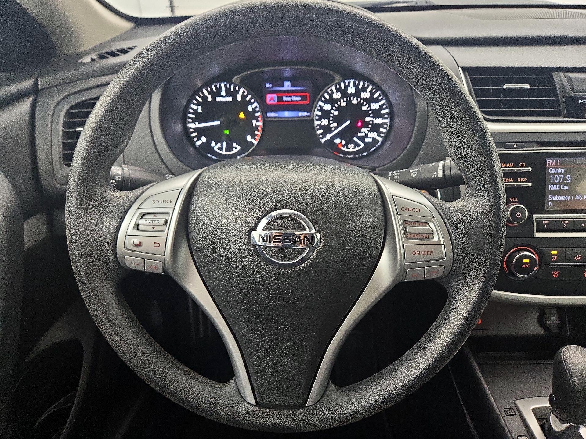 Thumbnail: 2018 Nissan Altima - 10