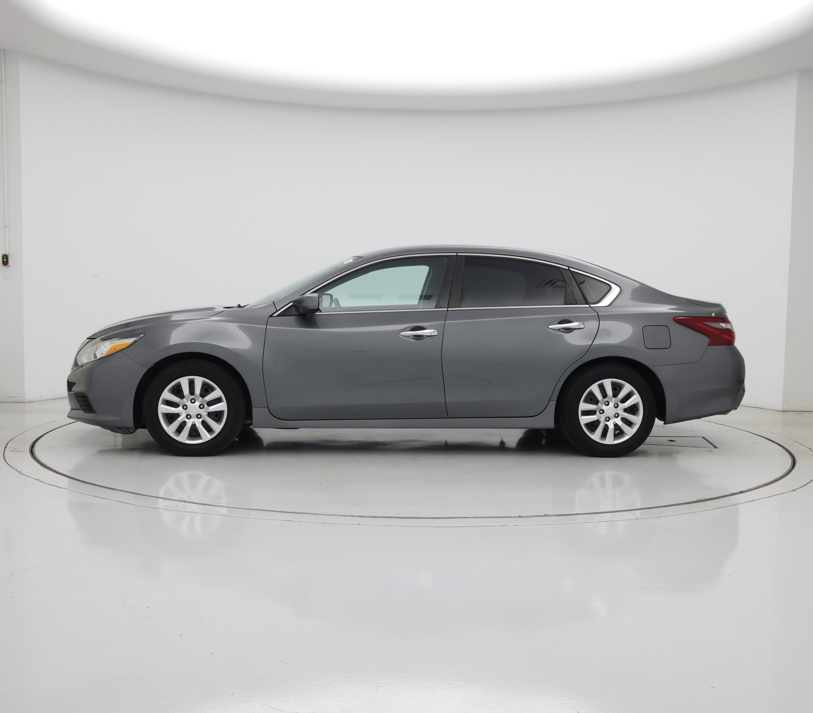 Thumbnail: 2018 Nissan Altima - 3