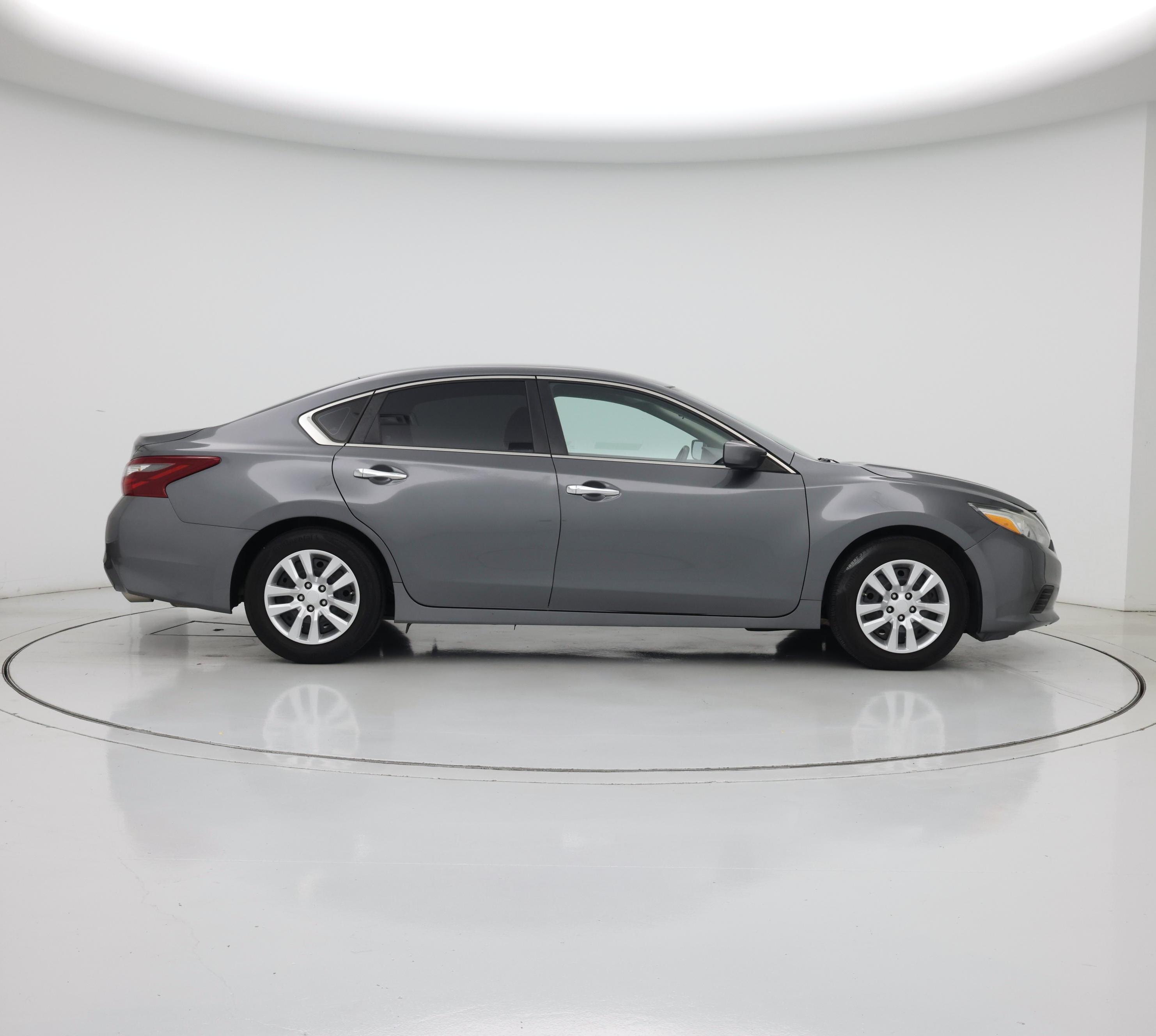 Thumbnail: 2018 Nissan Altima - 7