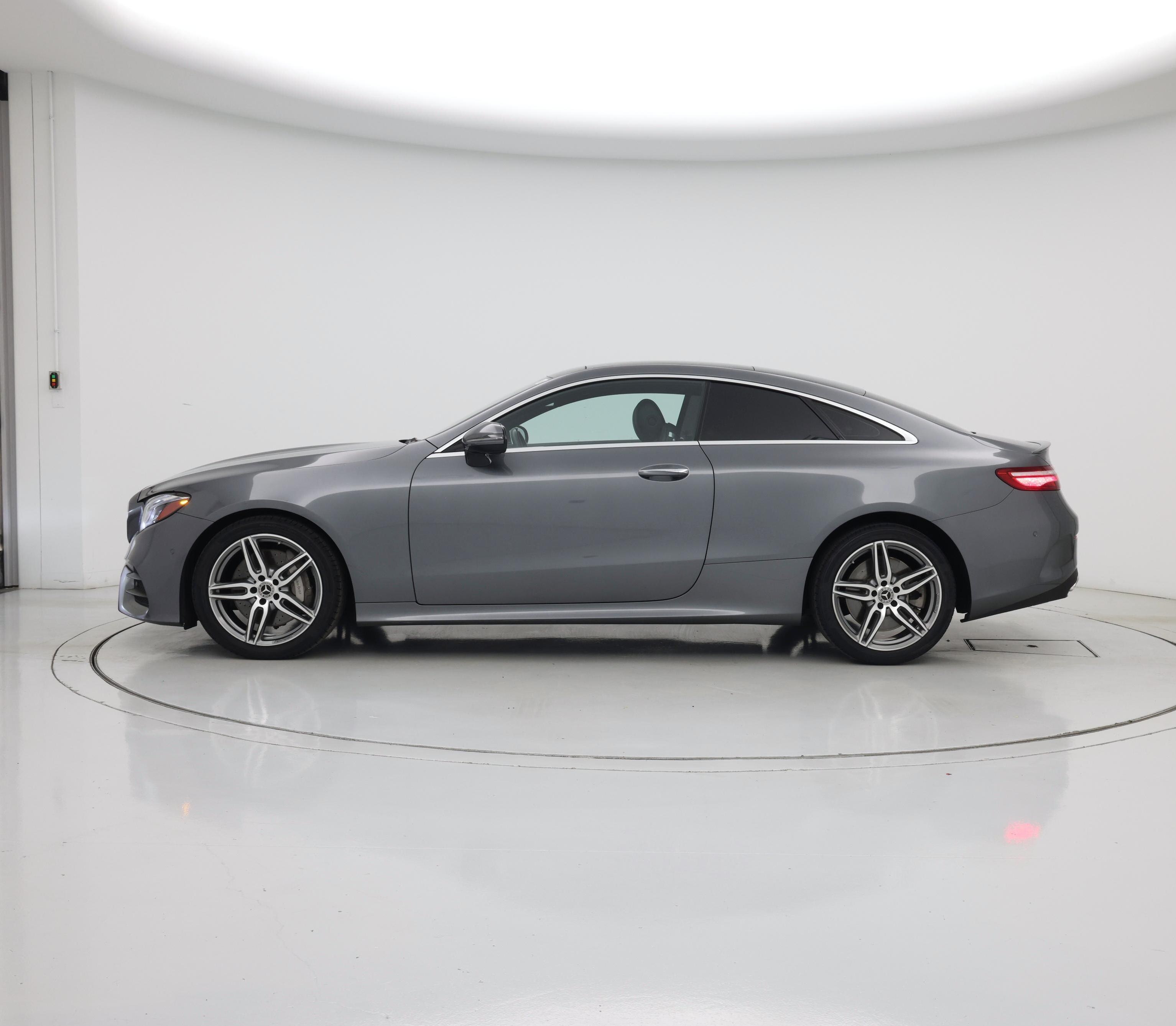 Thumbnail: 2018 Mercedes-Benz E-Class - 3