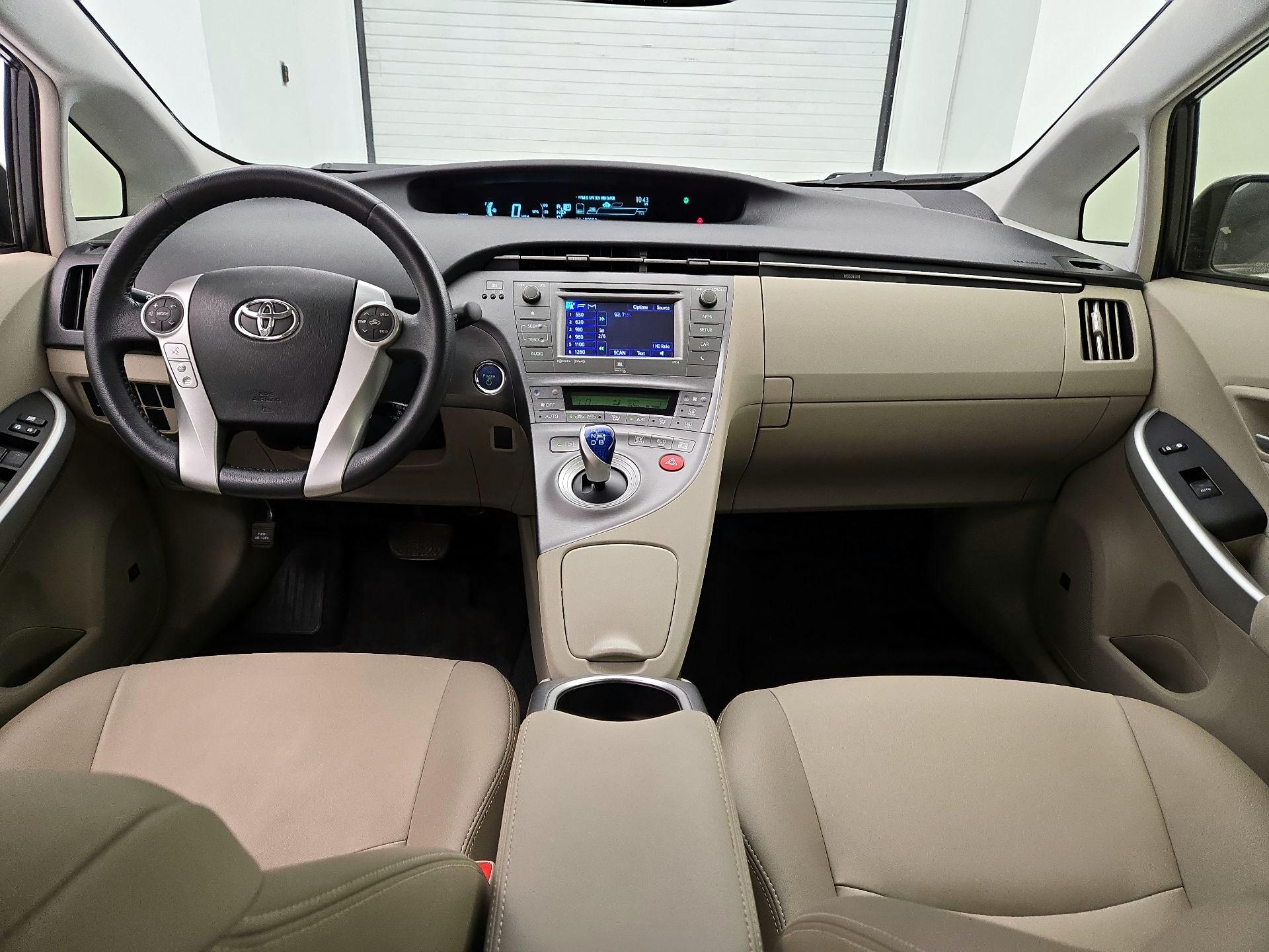 Thumbnail: 2014 Toyota Prius - 9