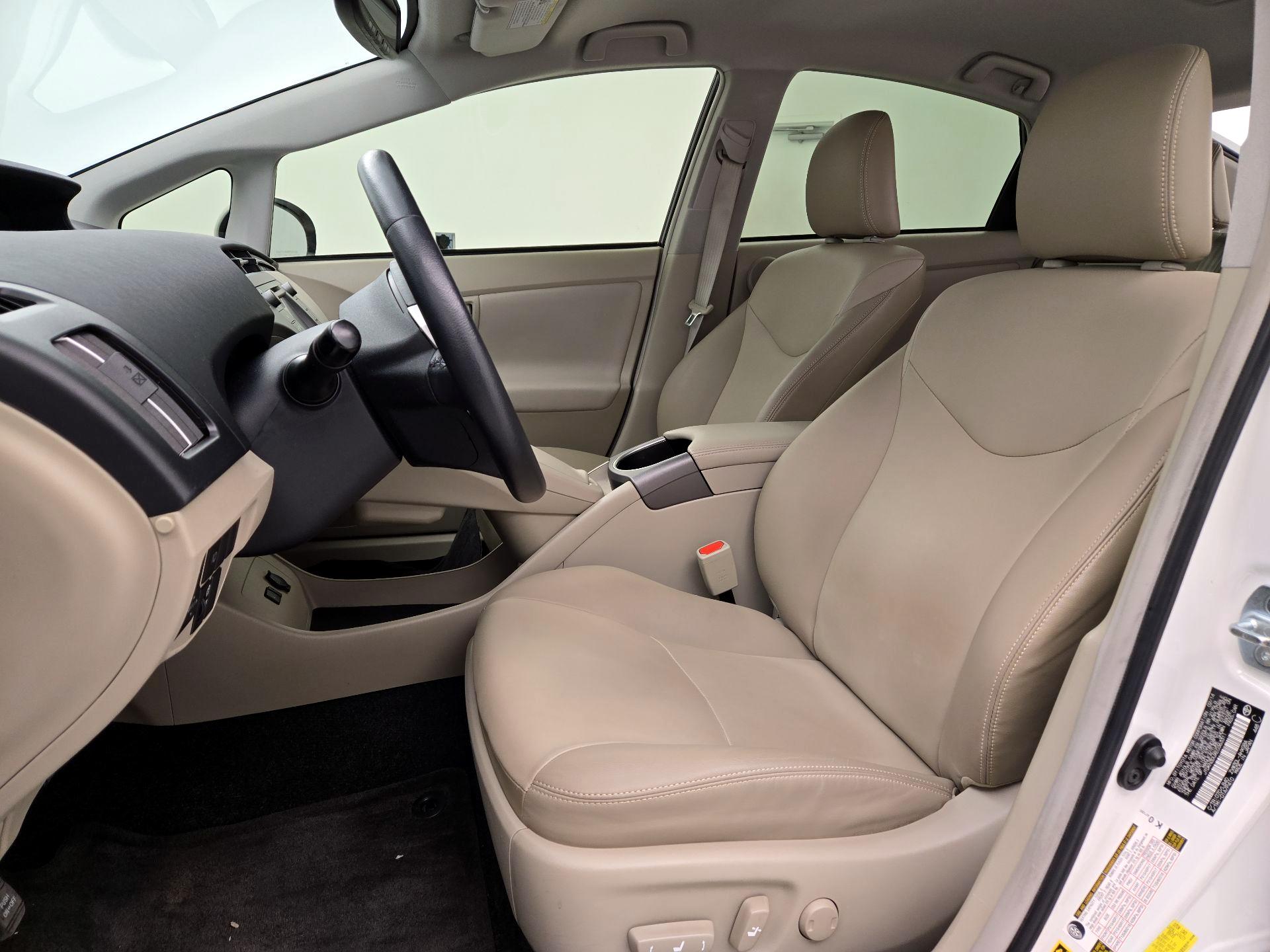 Thumbnail: 2014 Toyota Prius - 11