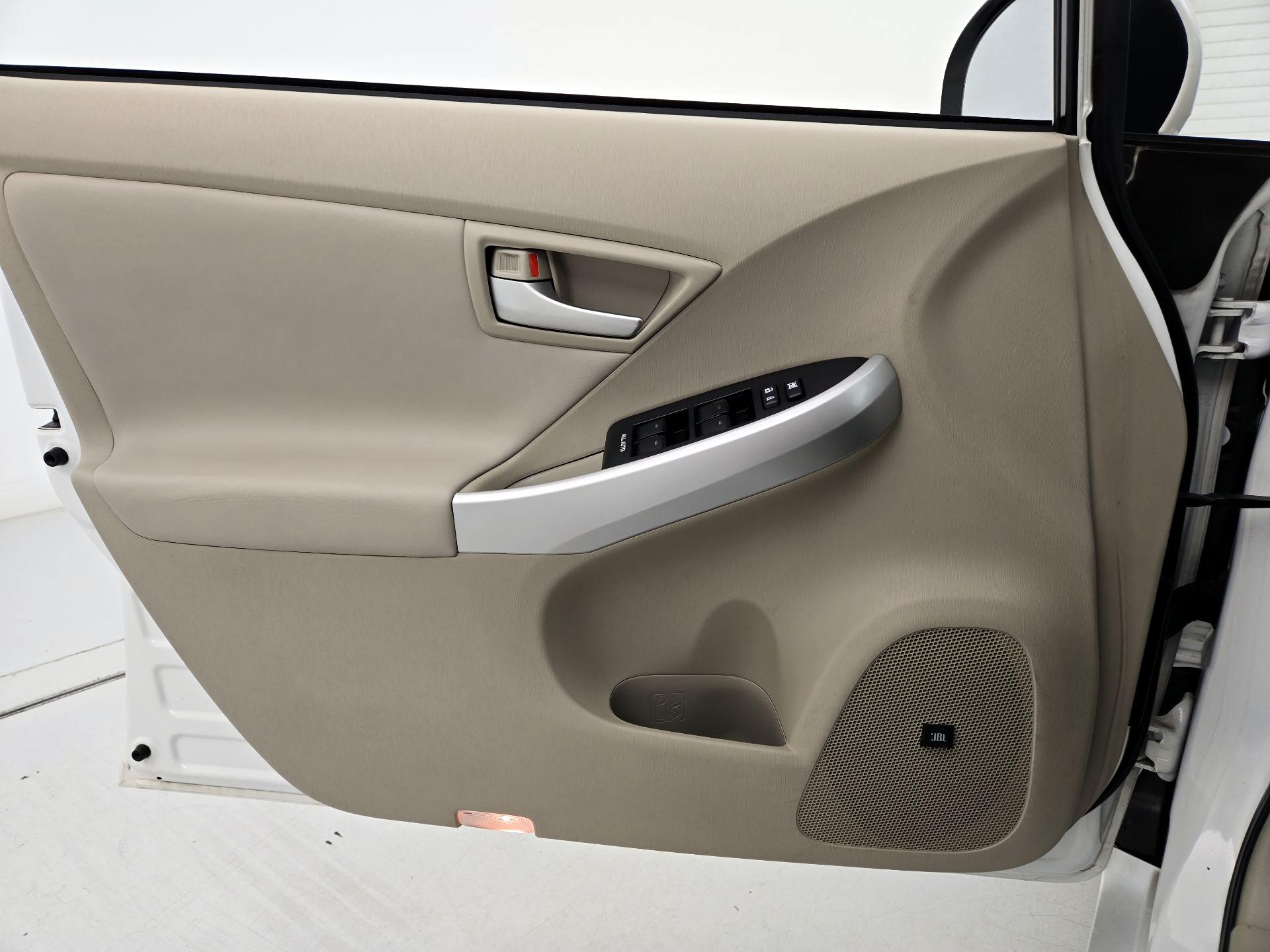 Thumbnail: 2014 Toyota Prius - 12