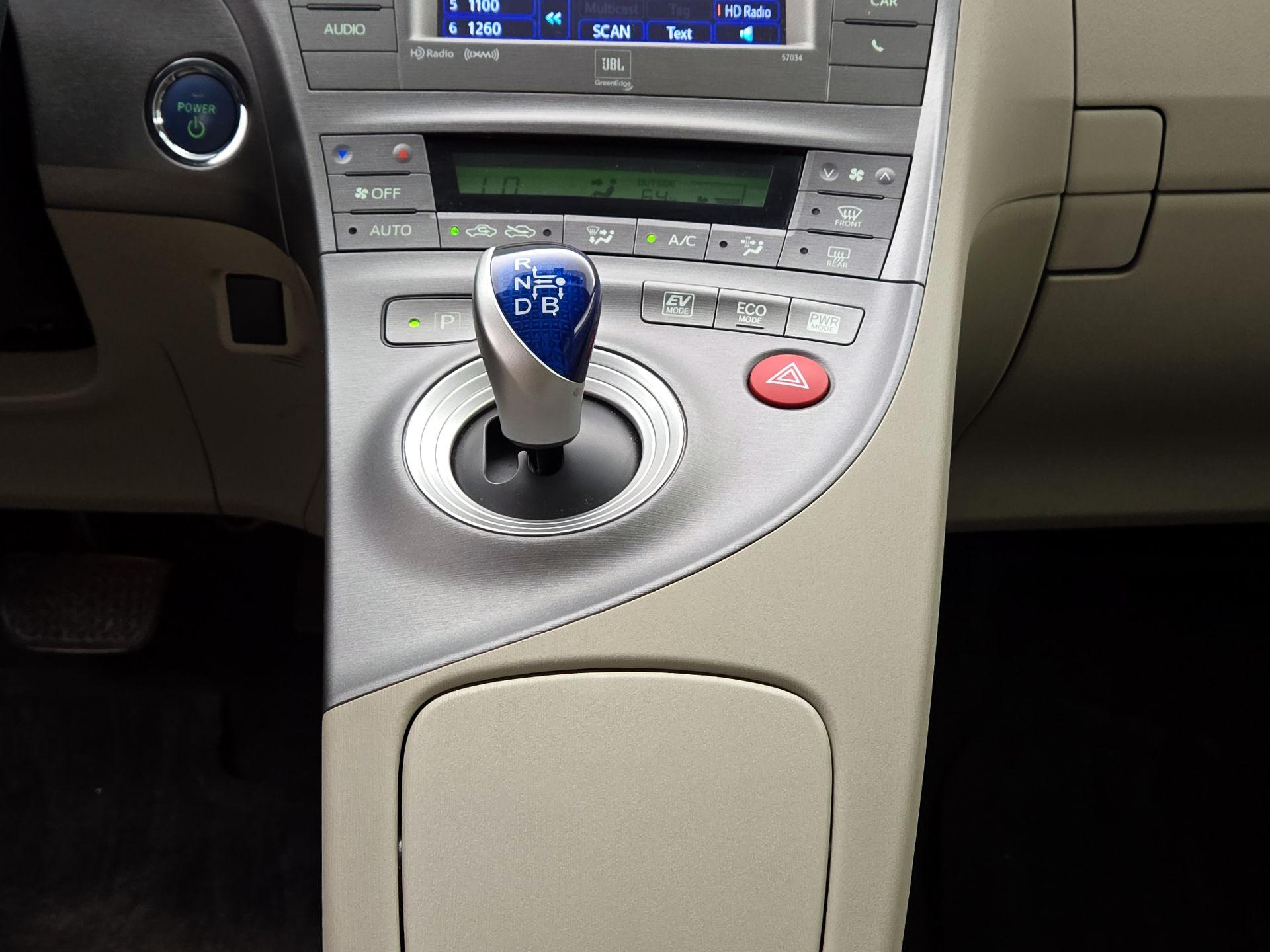 Thumbnail: 2014 Toyota Prius - 17