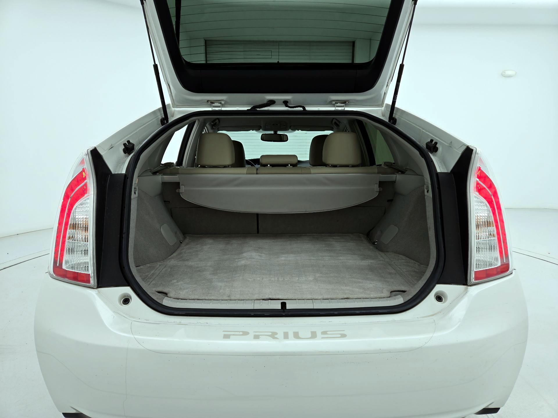 Thumbnail: 2014 Toyota Prius - 20