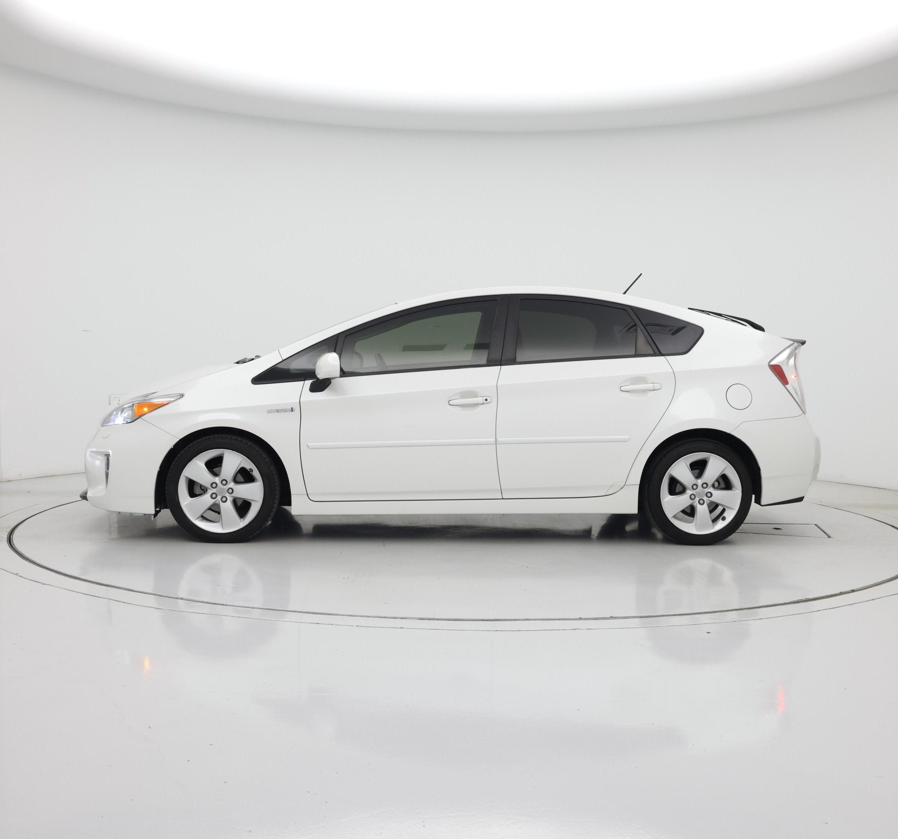 Thumbnail: 2014 Toyota Prius - 3