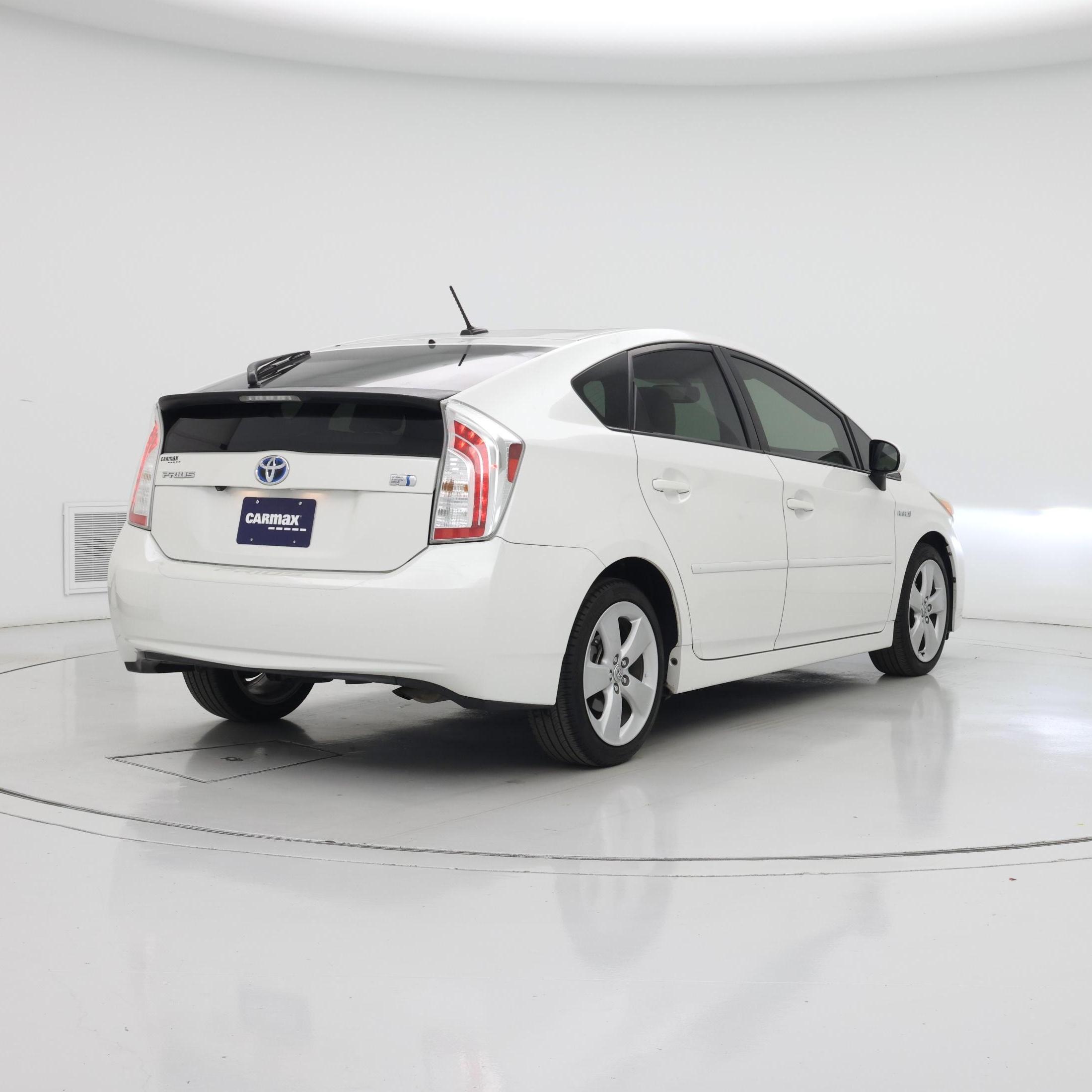 Thumbnail: 2014 Toyota Prius - 8