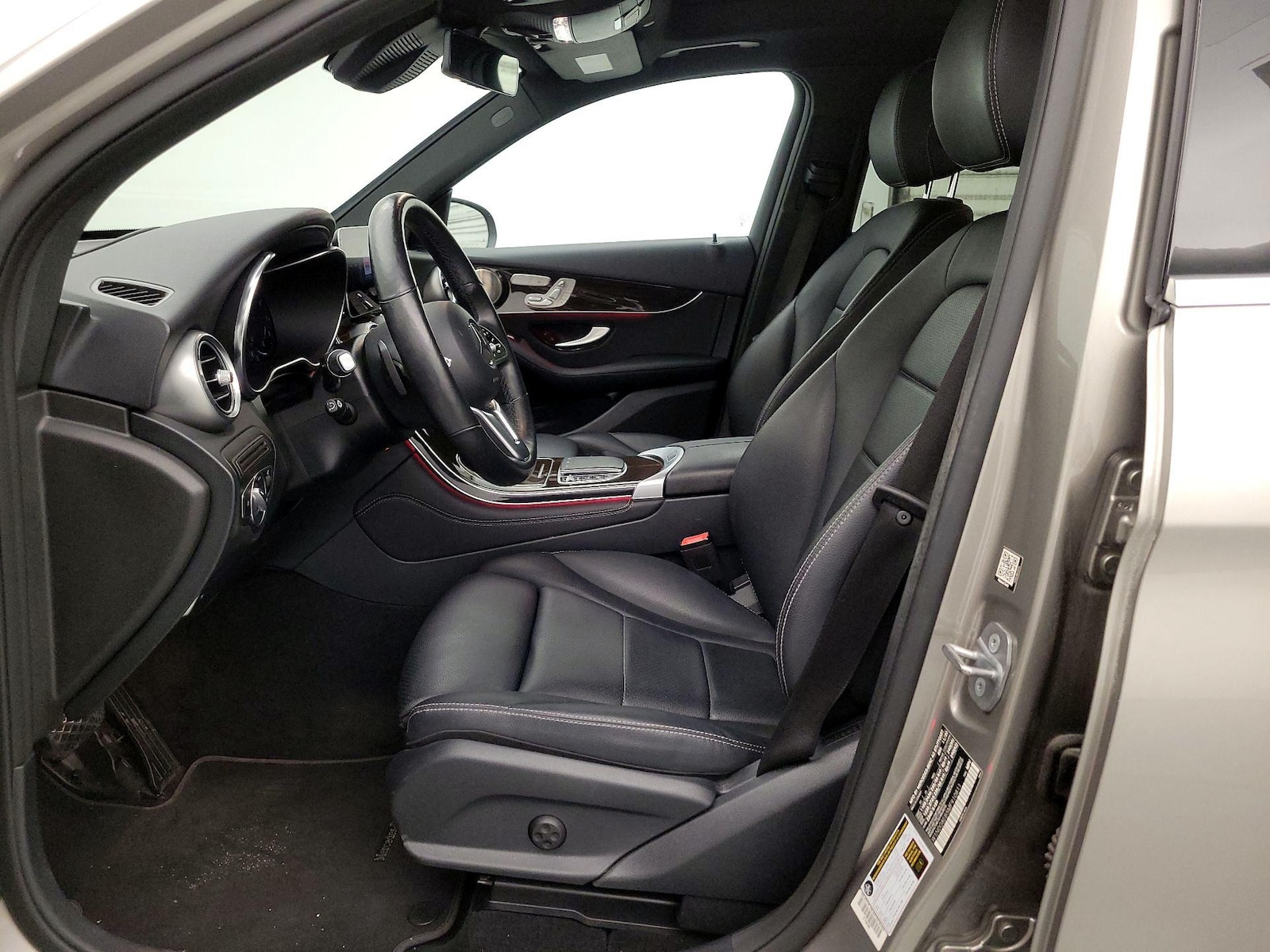 2021 Mercedes-Benz GLC GLC300 - Photo 12