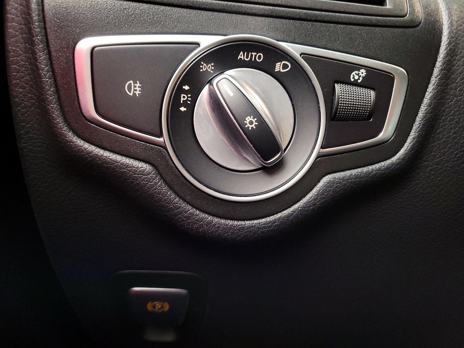 2021 Mercedes-Benz GLC GLC300 - Photo 14