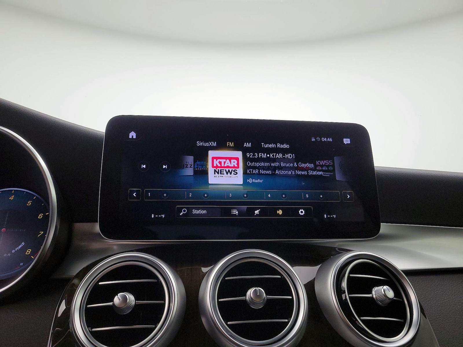 2021 Mercedes-Benz GLC GLC300 - Photo 17