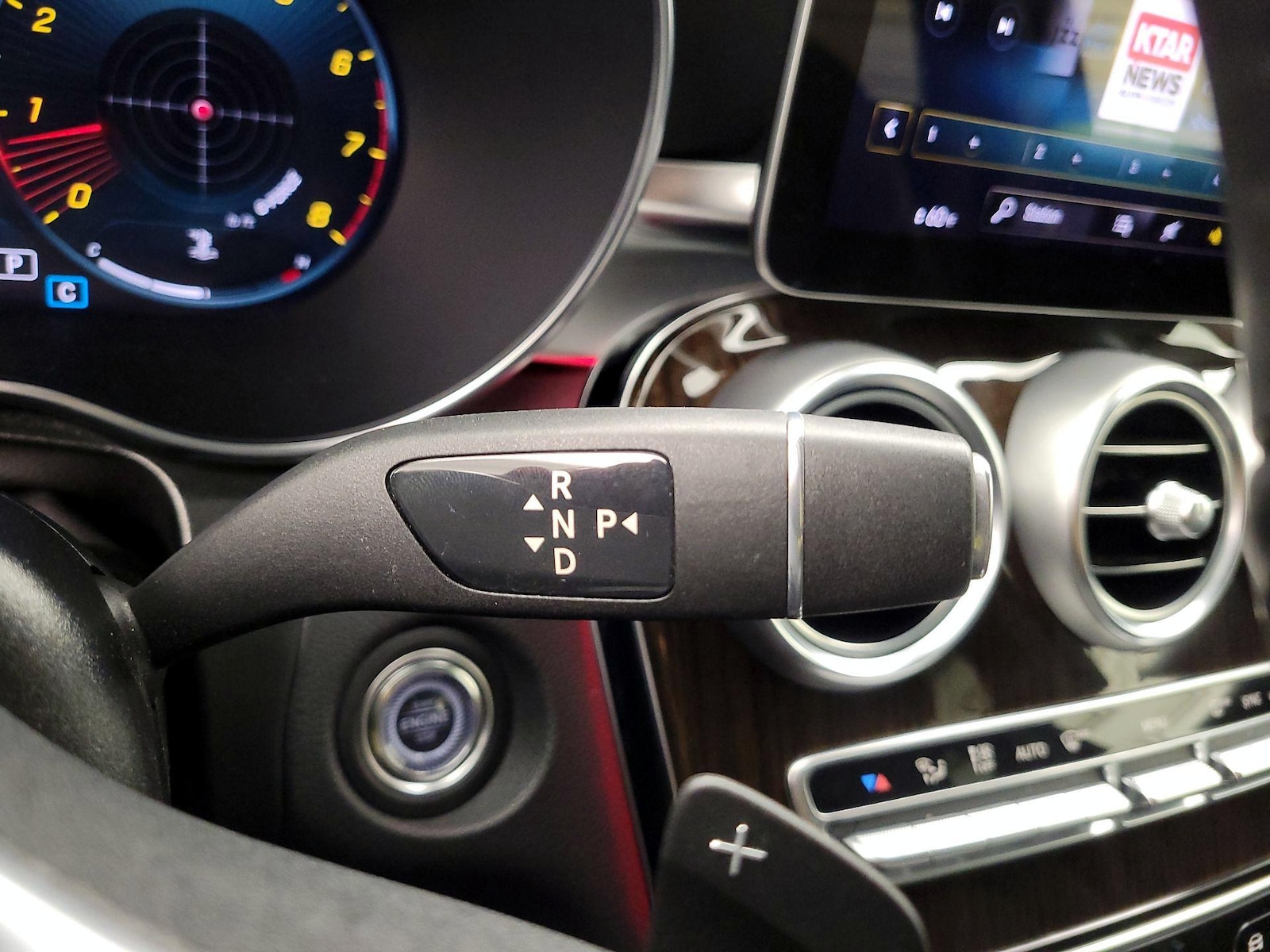 2021 Mercedes-Benz GLC GLC300 - Photo 19