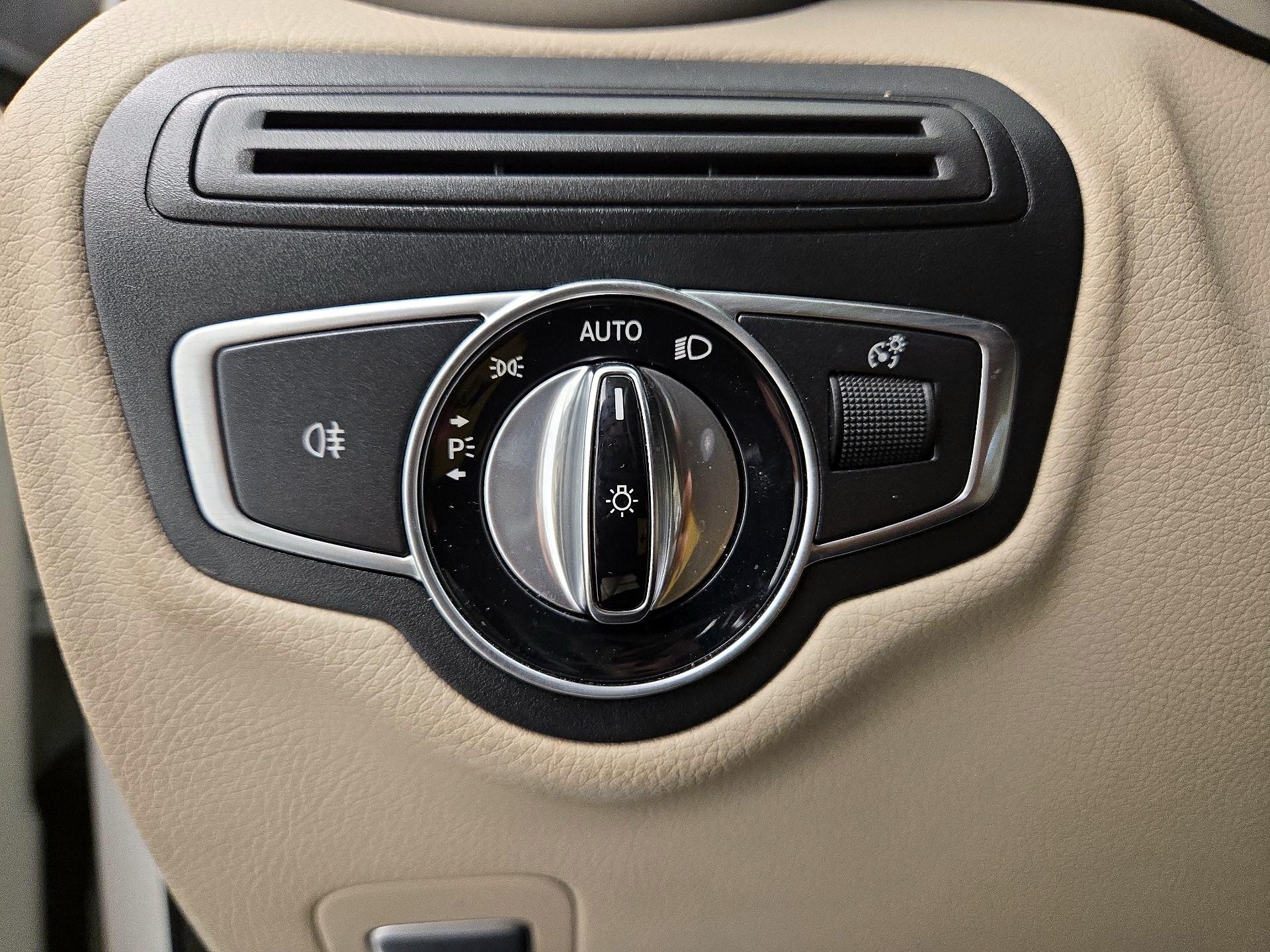 Thumbnail: 2016 Mercedes-Benz GLC - 13