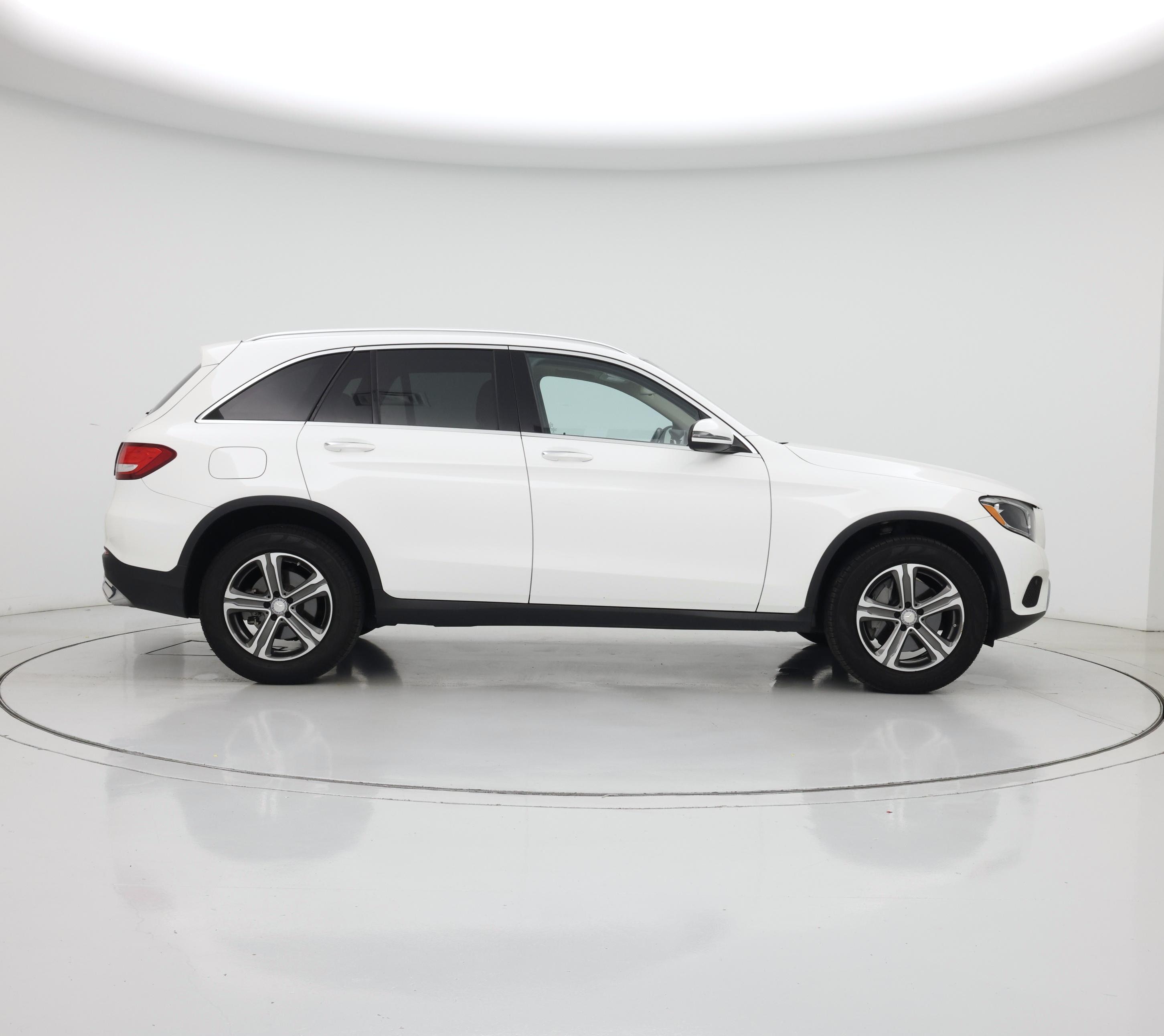 Thumbnail: 2016 Mercedes-Benz GLC - 7